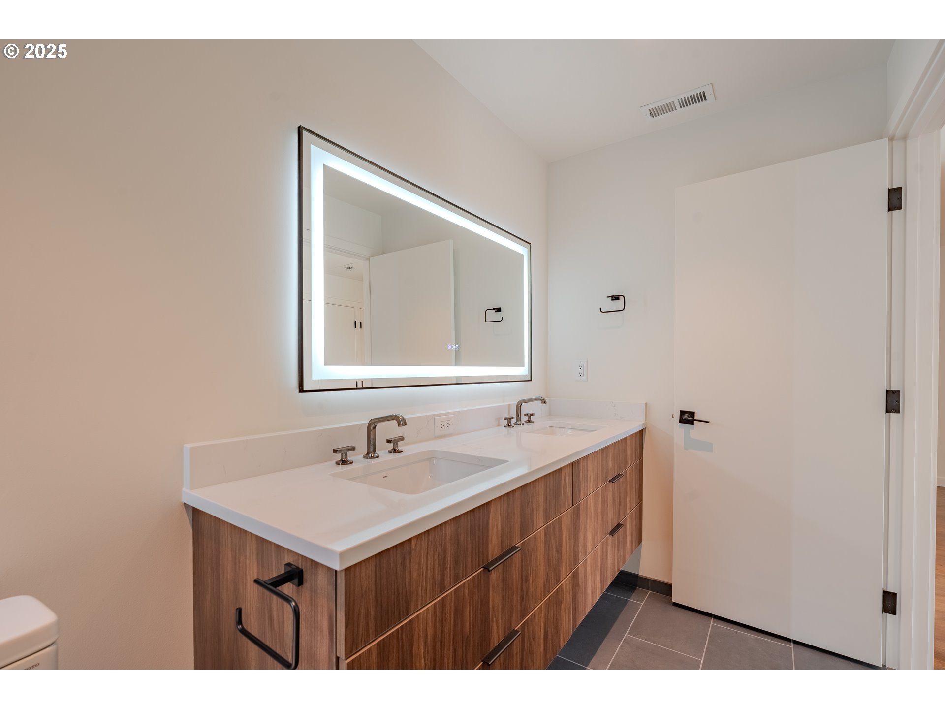 Photo #18: 710603924 Listing: Photo #18