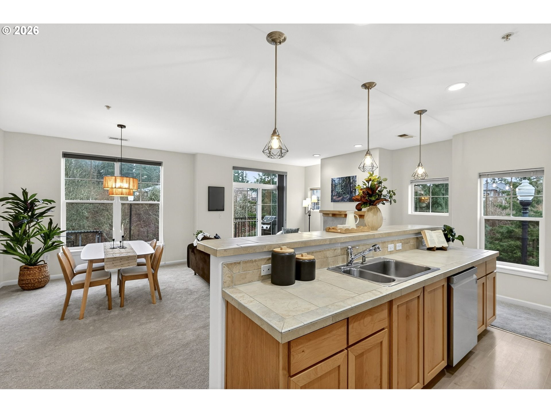 Photo #1: 710989275 Listing: Photo #1