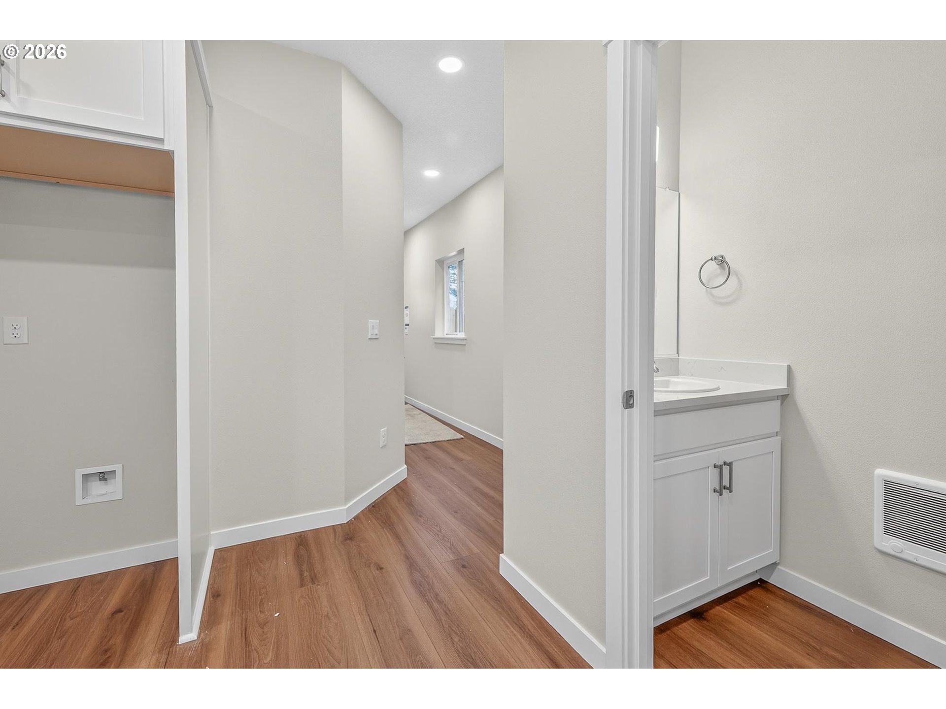 Photo #5: 711250151 Listing: Photo #5