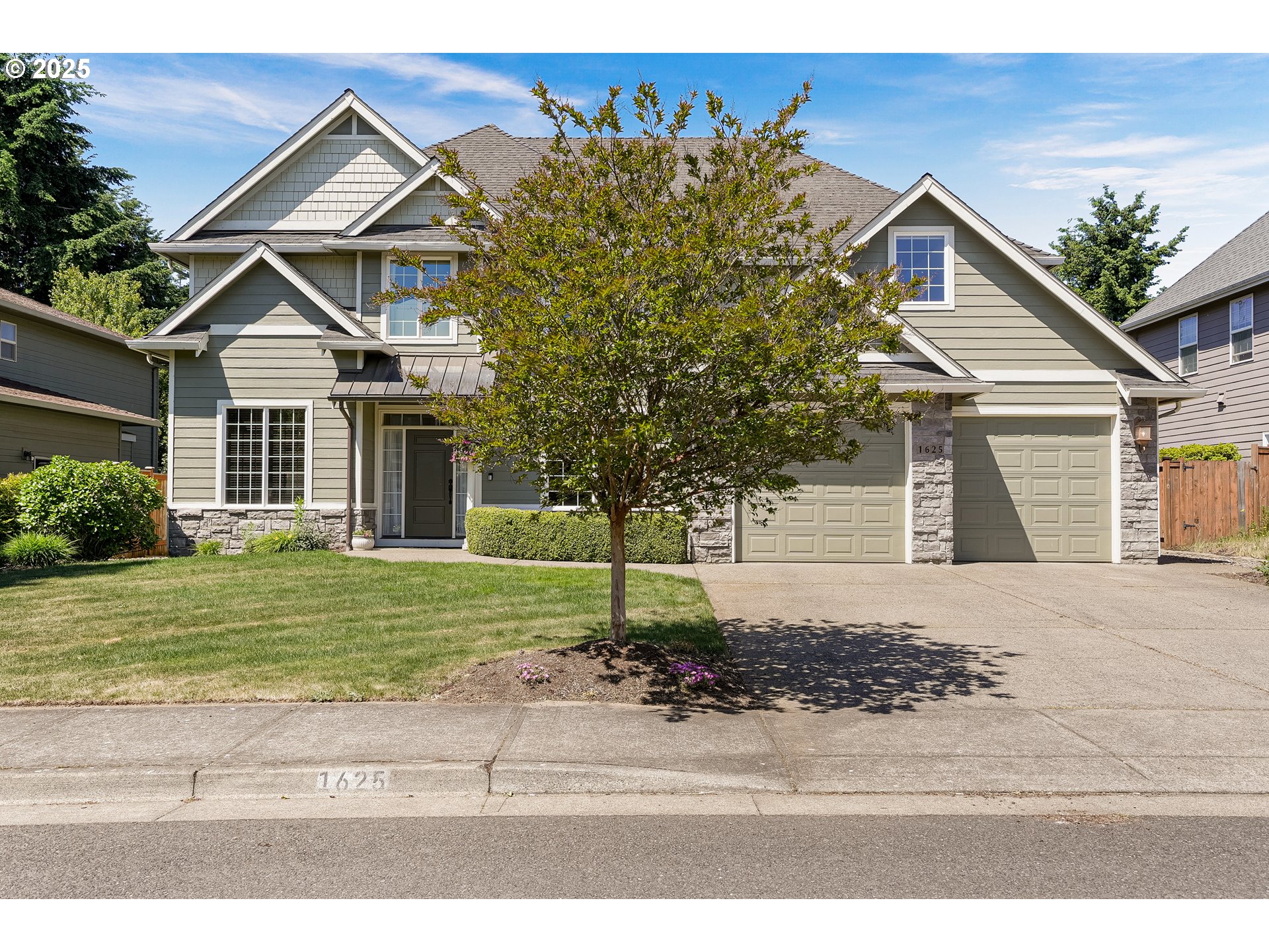 1735 Pine St, Silverton, OR, 97381