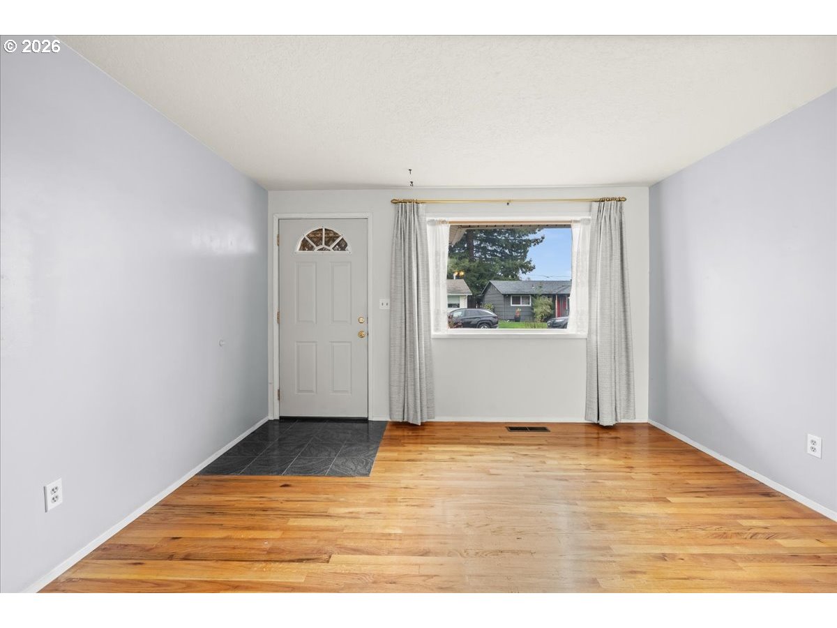 1386 UMPQUA RD, Woodburn, OR, 97071