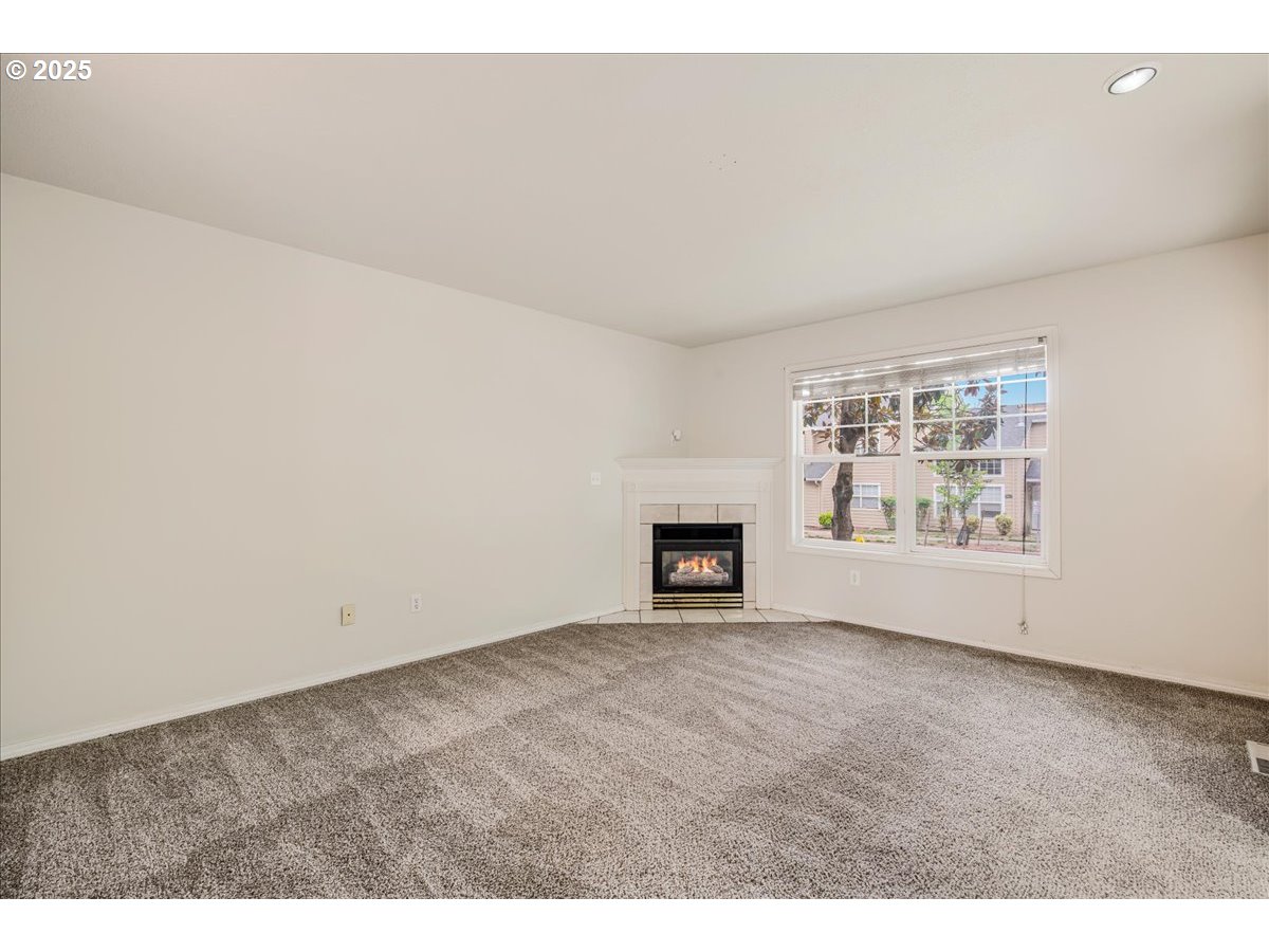 Photo #8: 712292222 Listing: Photo #8