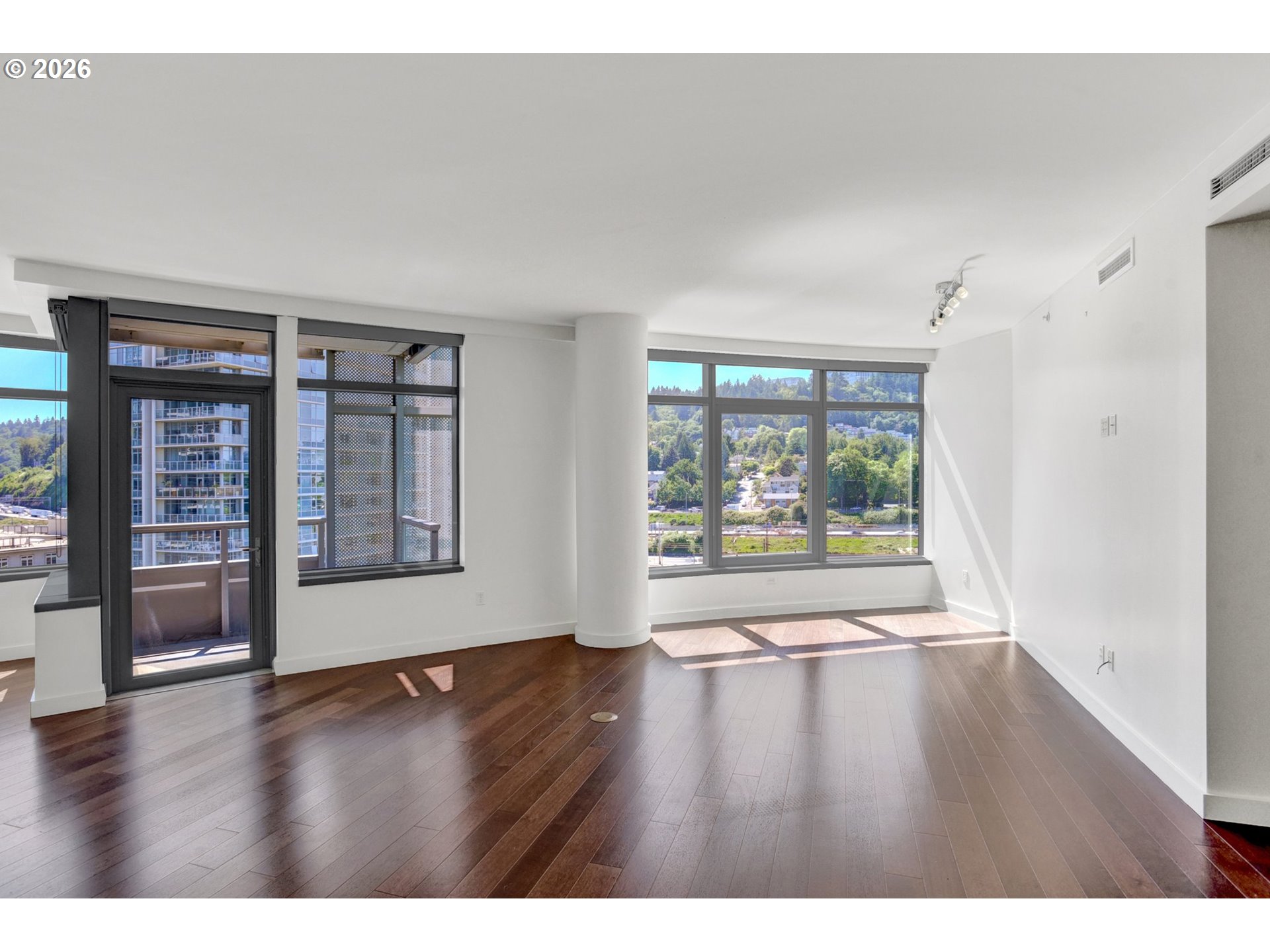 Photo #5: 712823576 Listing: Photo #5