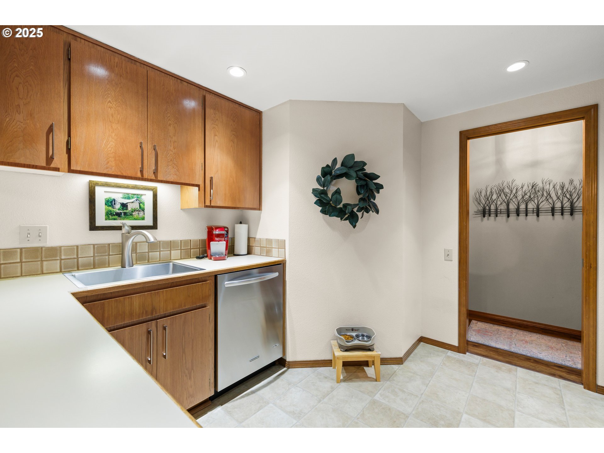 Photo #6: 712969090 Listing 