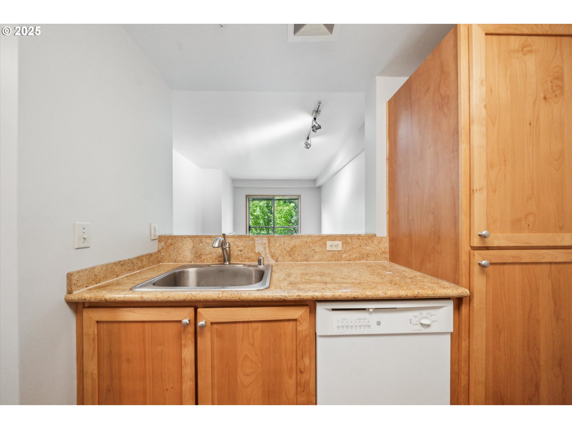 Photo #13: 713073076 Listing: Photo #13