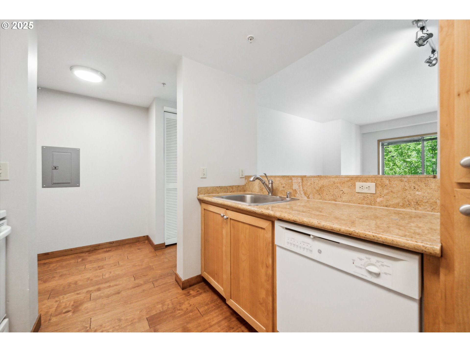 Photo #14: 713073076 Listing: Photo #14