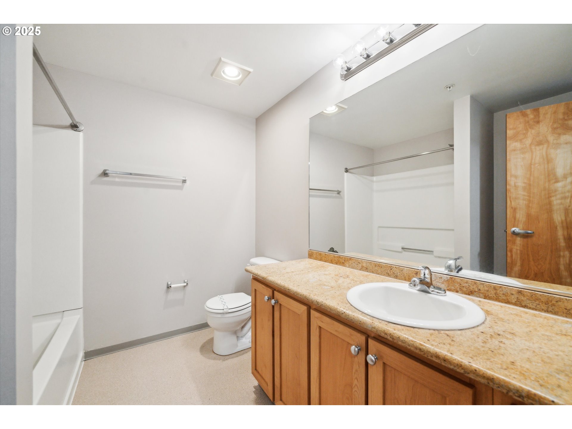 Photo #20: 713073076 Listing: Photo #20