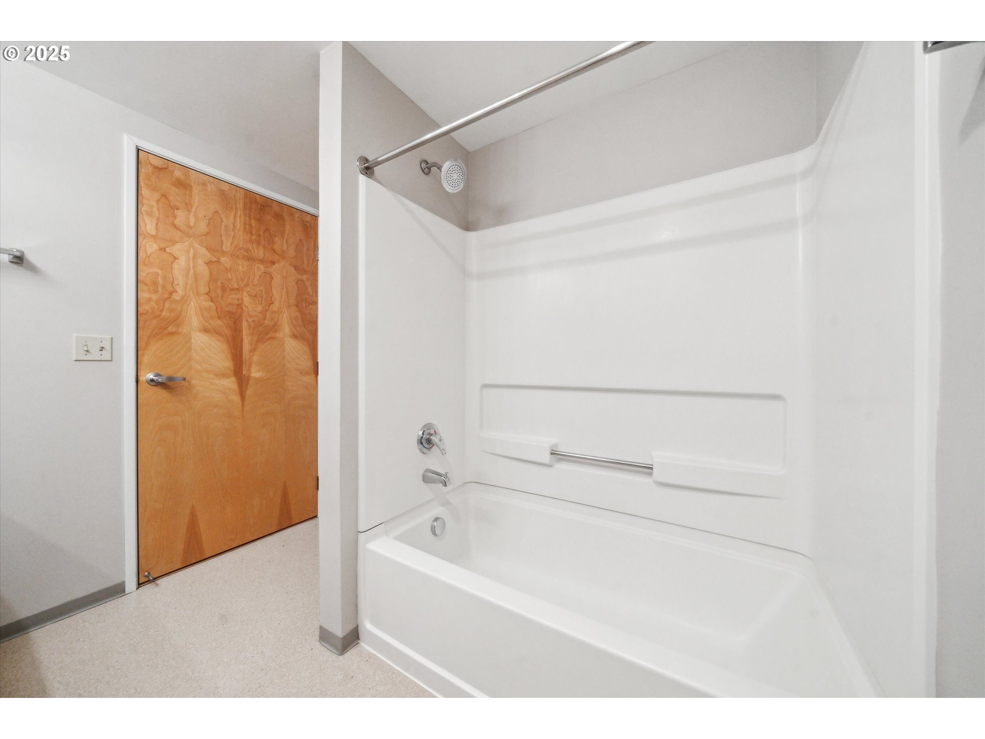 Photo #22: 713073076 Listing: Photo #22