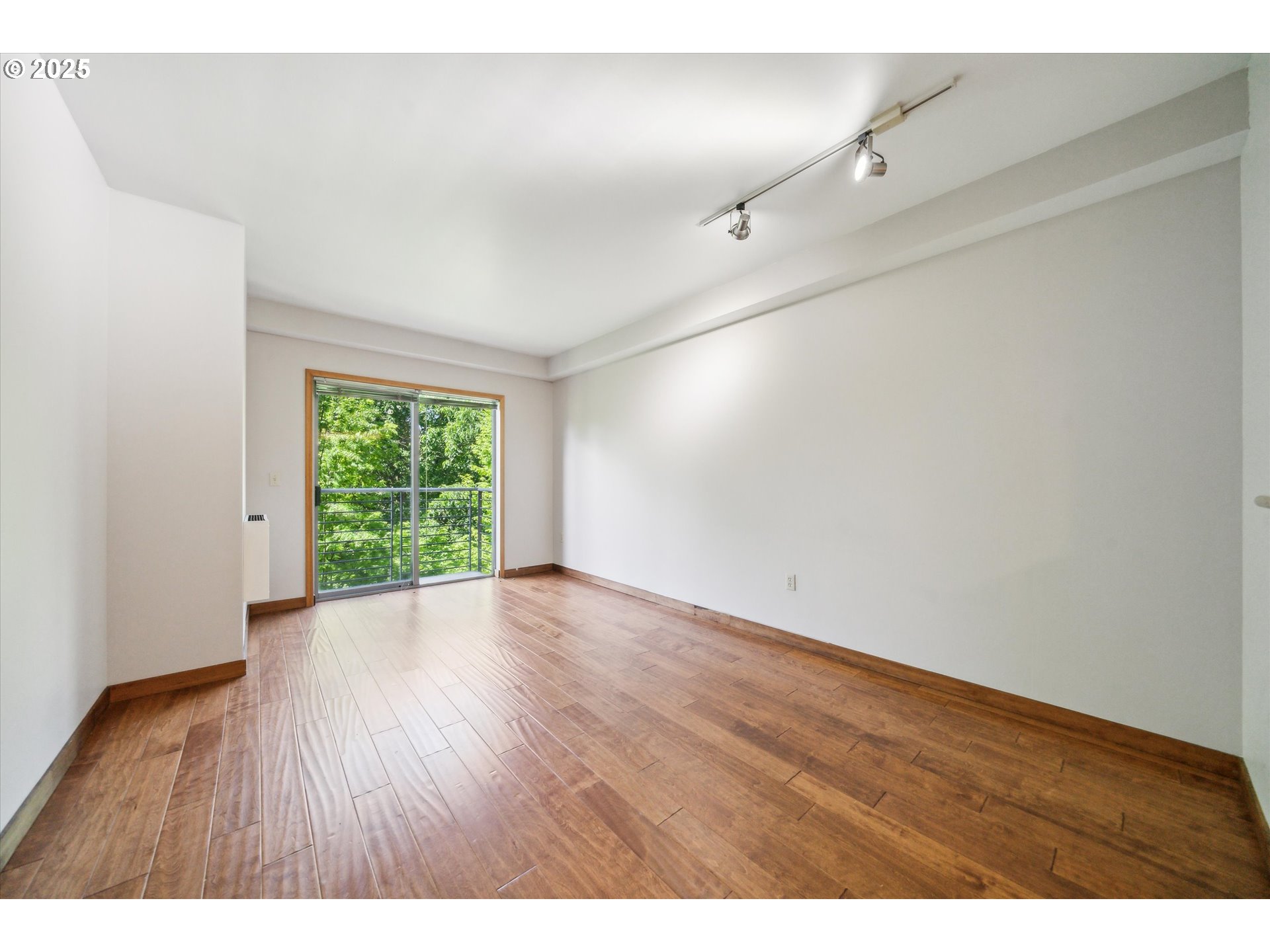 Photo #5: 713073076 Listing: Photo #5