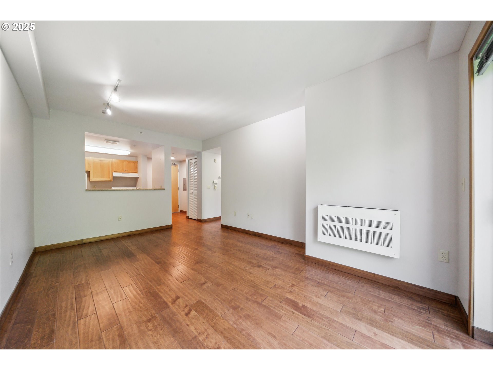 Photo #8: 713073076 Listing: Photo #8