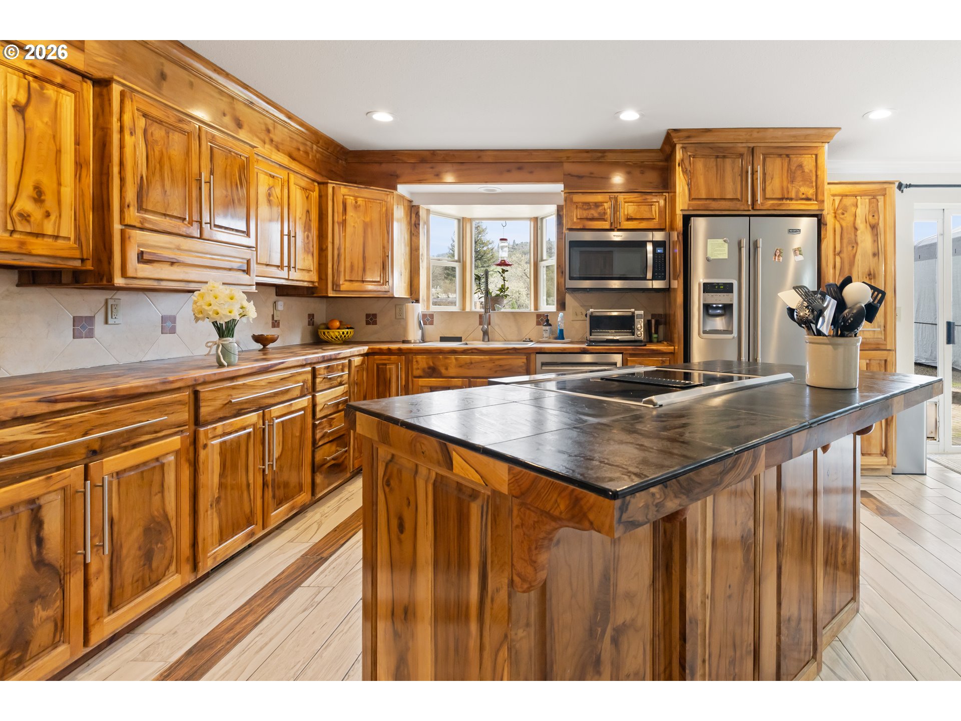 2164 SE DOUGLAS AVE, Roseburg, OR, 97470