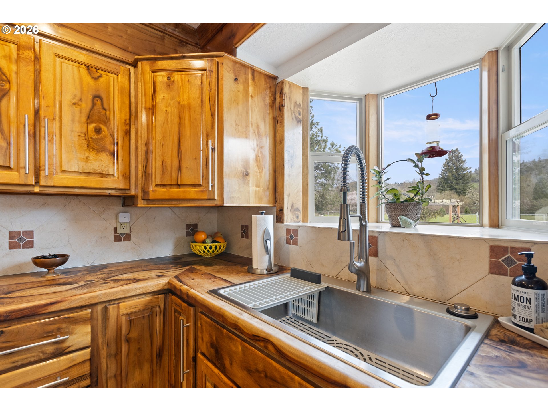 2164 SE DOUGLAS AVE, Roseburg, OR, 97470