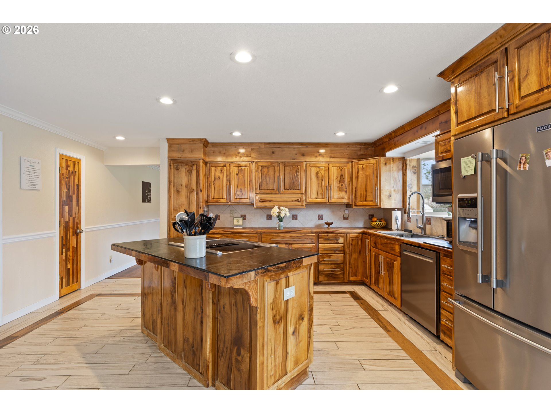 2164 SE DOUGLAS AVE, Roseburg, OR, 97470