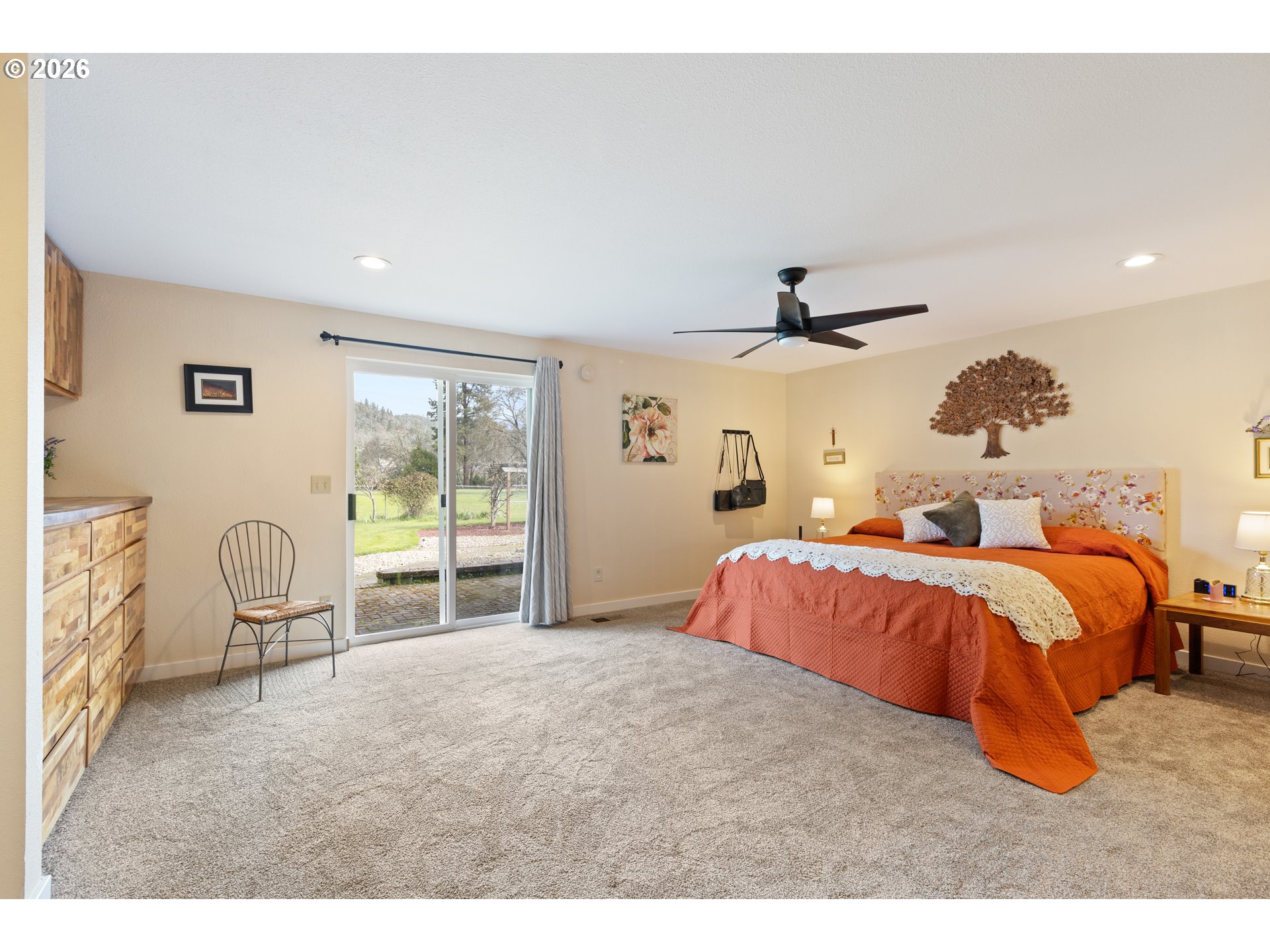 2164 SE DOUGLAS AVE, Roseburg, OR, 97470