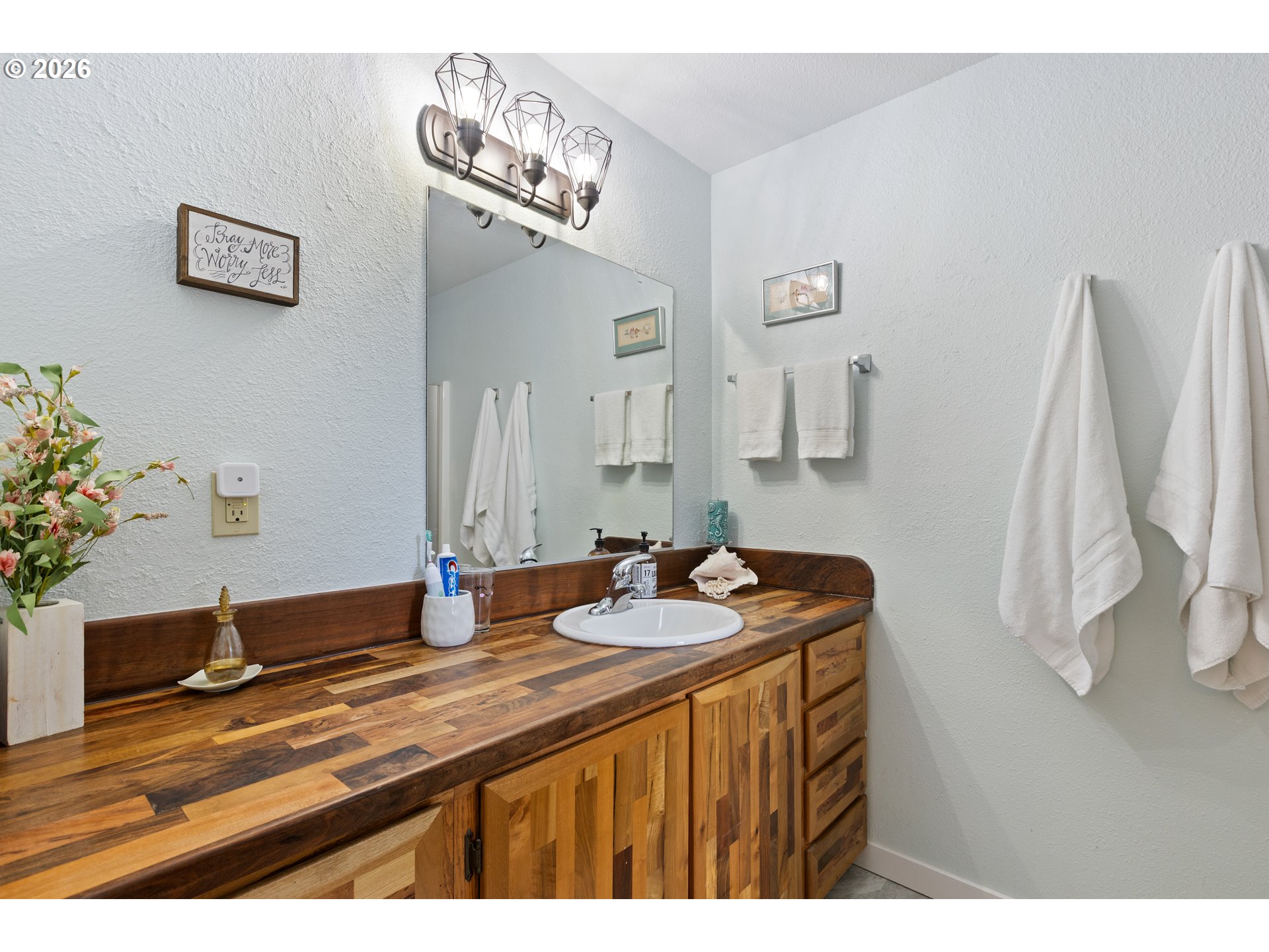 2164 SE DOUGLAS AVE, Roseburg, OR, 97470