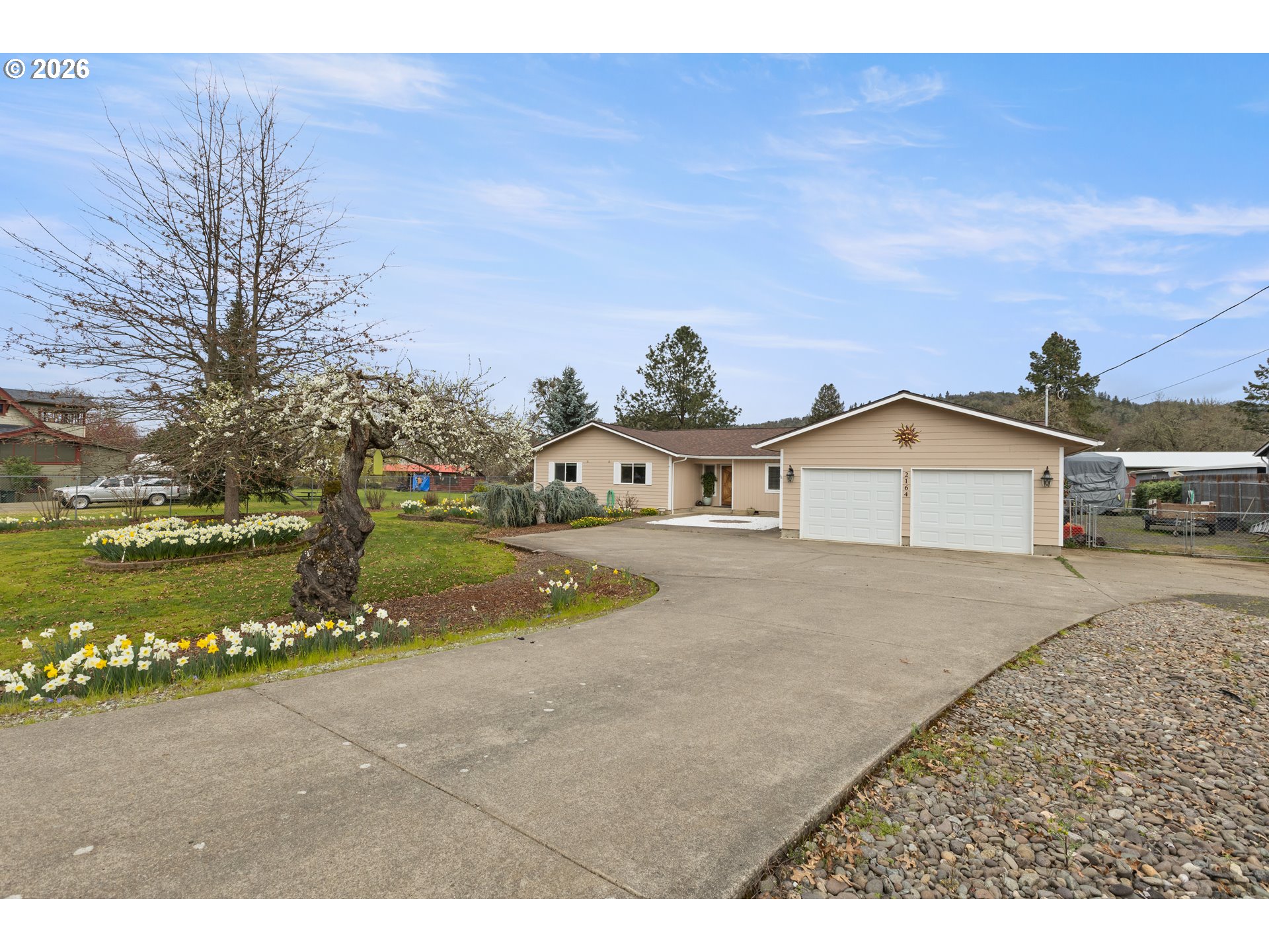 2164 SE DOUGLAS AVE, Roseburg, OR, 97470