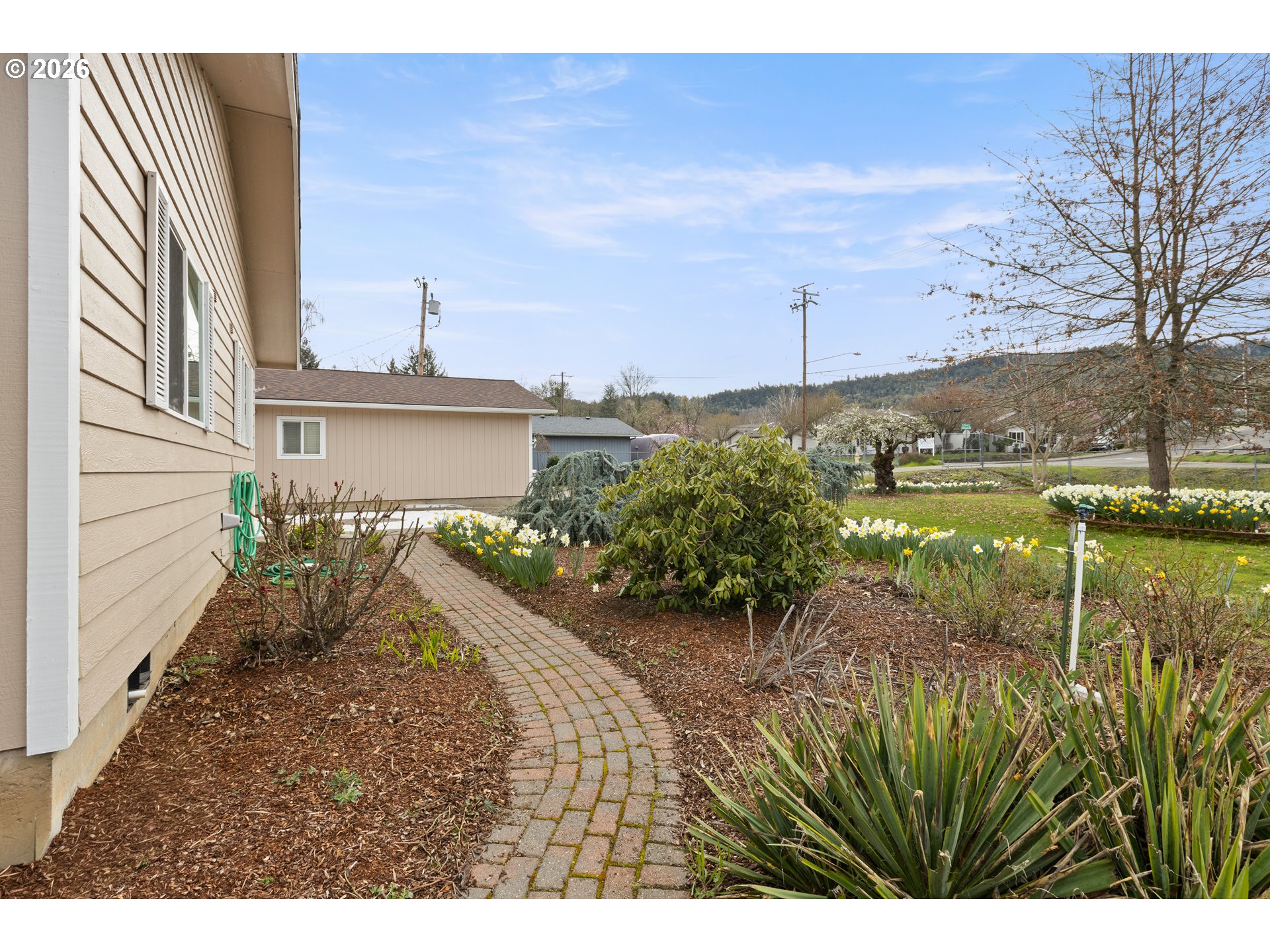 2164 SE DOUGLAS AVE, Roseburg, OR, 97470