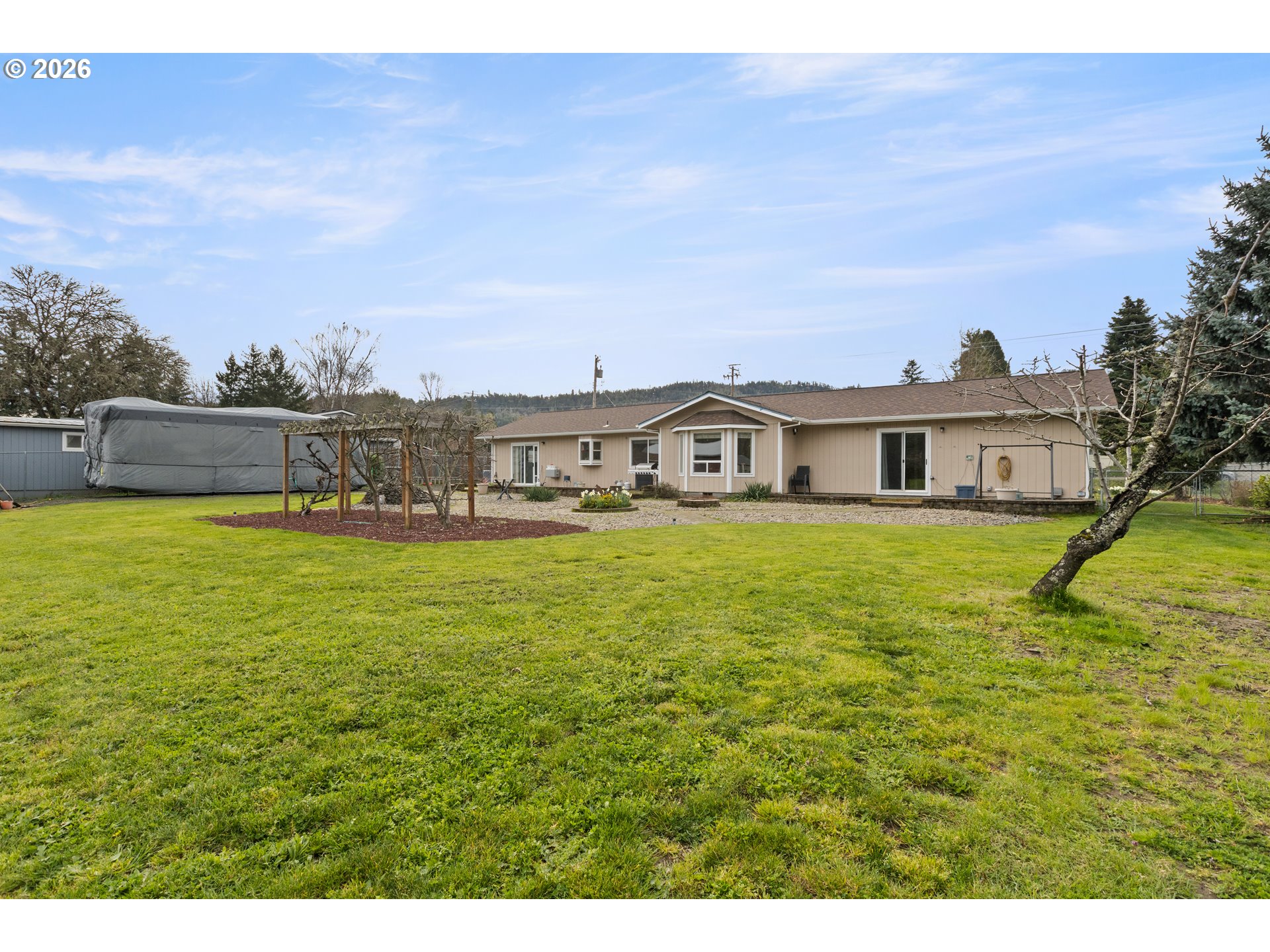 2164 SE DOUGLAS AVE, Roseburg, OR, 97470