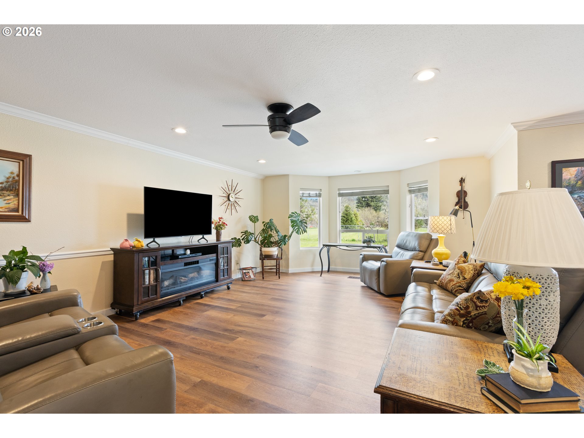 2164 SE DOUGLAS AVE, Roseburg, OR, 97470