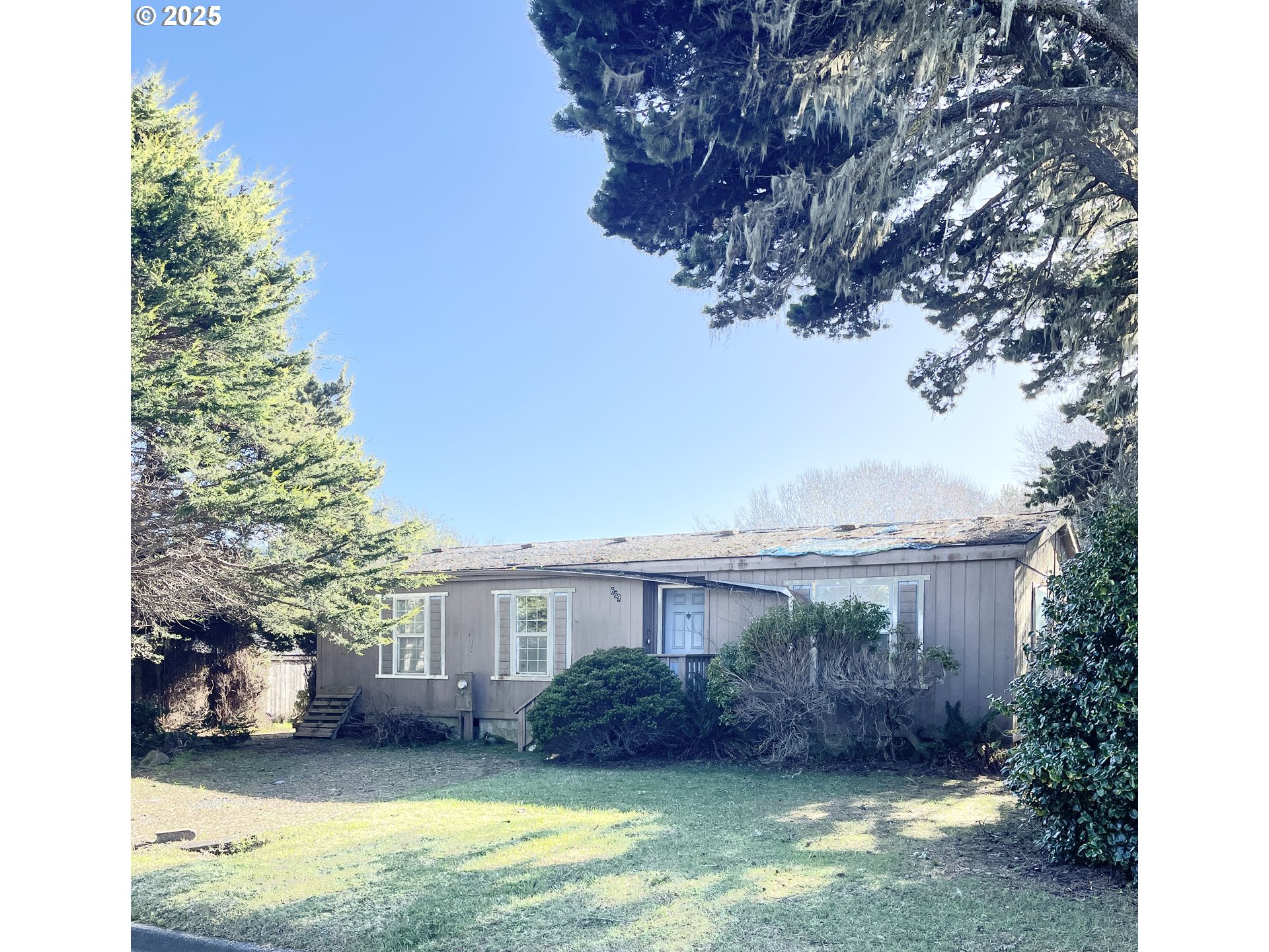 Photo of 669 10TH ST Bandon OR 97411