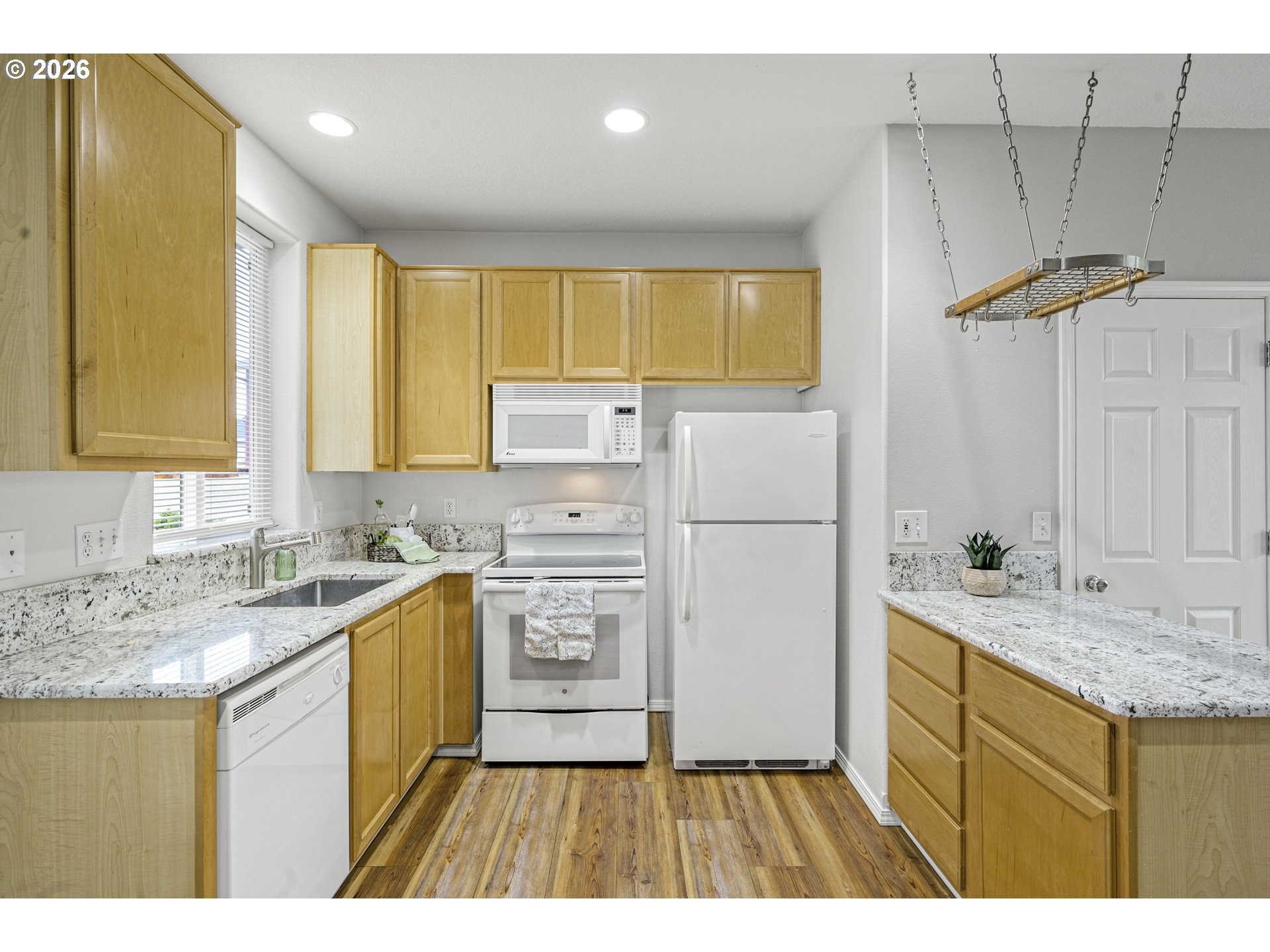 Photo #4: 716377795 Listing: Photo #4