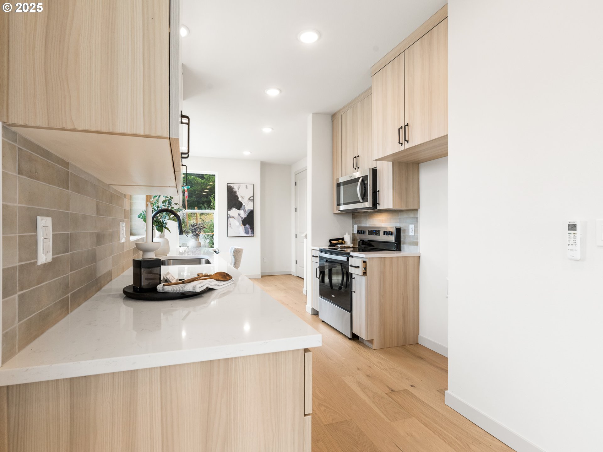 305 SE Jetty AVE, Lincoln City, OR, 97367