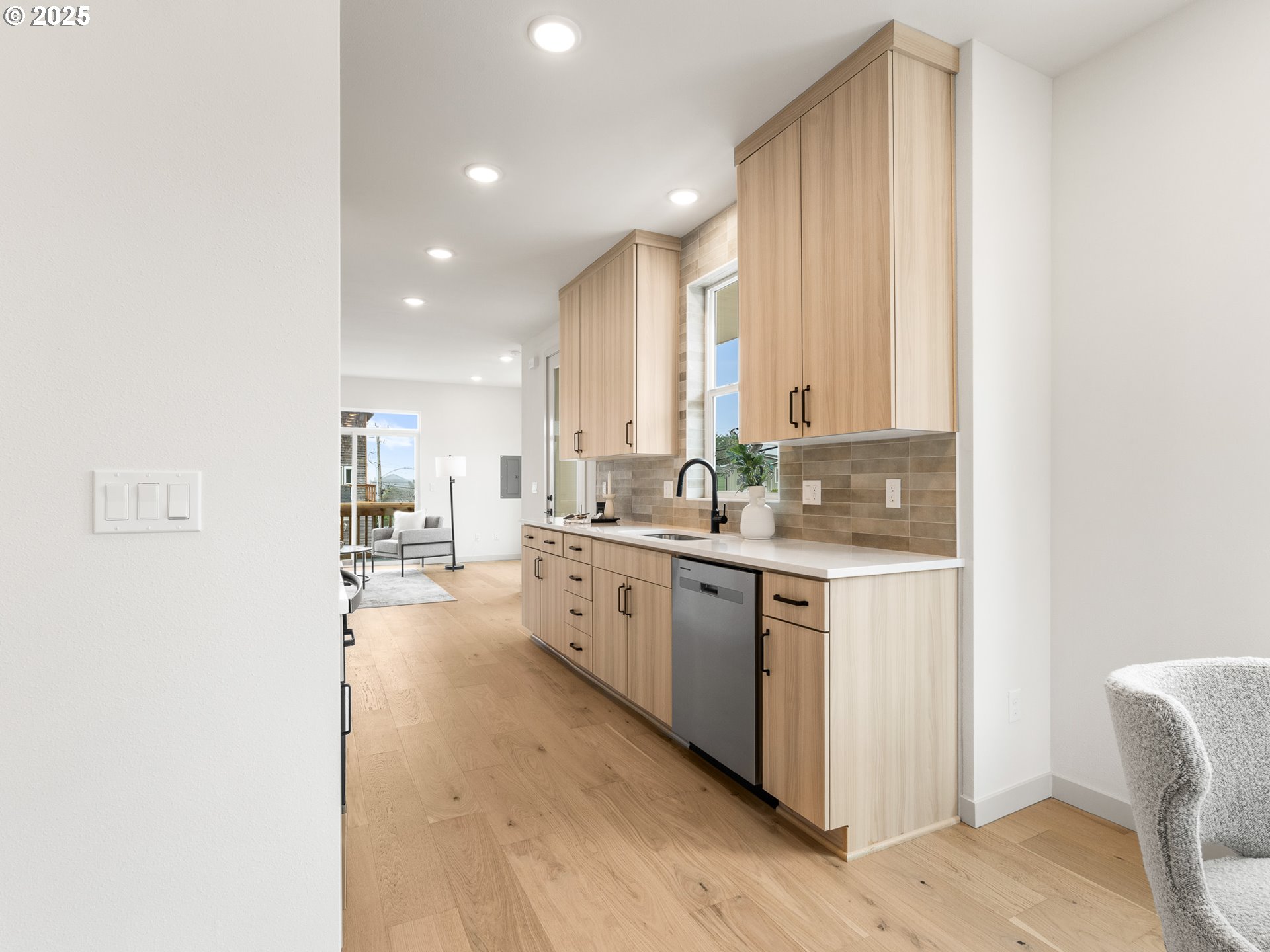 305 SE Jetty AVE, Lincoln City, OR, 97367