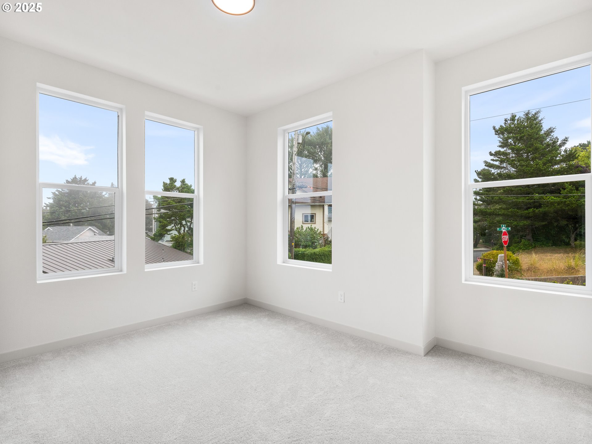 305 SE Jetty AVE, Lincoln City, OR, 97367