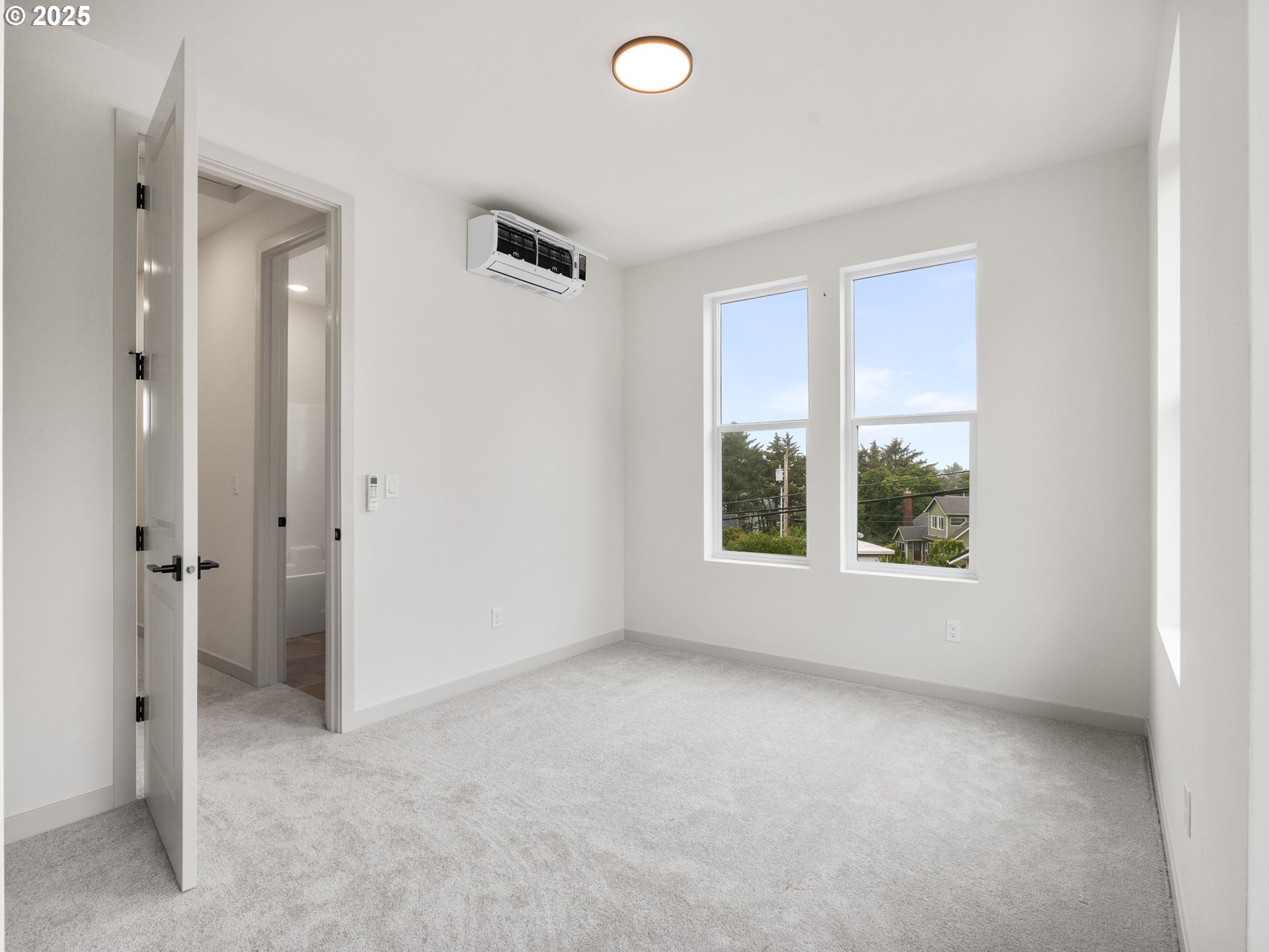 305 SE Jetty AVE, Lincoln City, OR, 97367