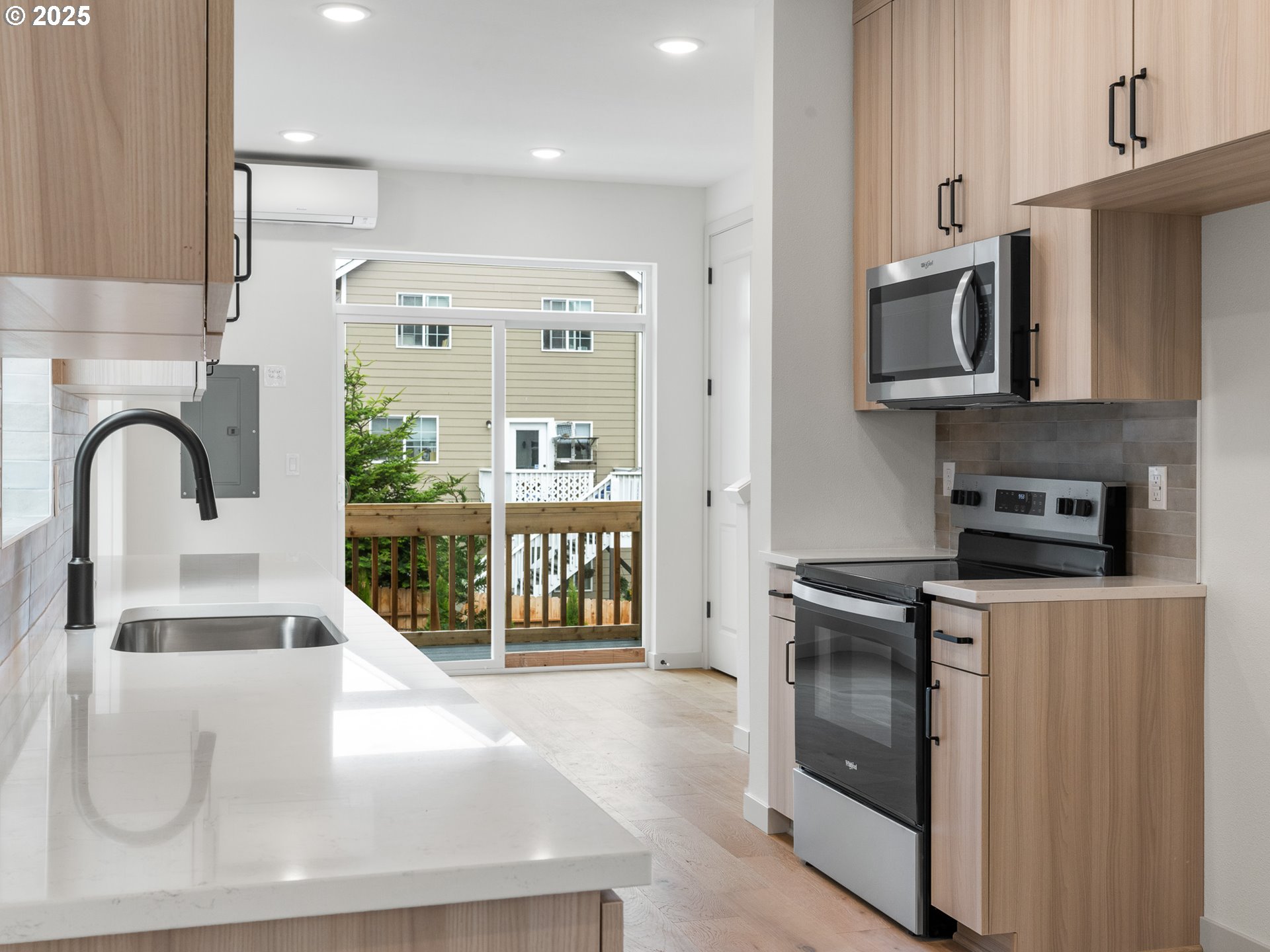 305 SE Jetty AVE, Lincoln City, OR, 97367