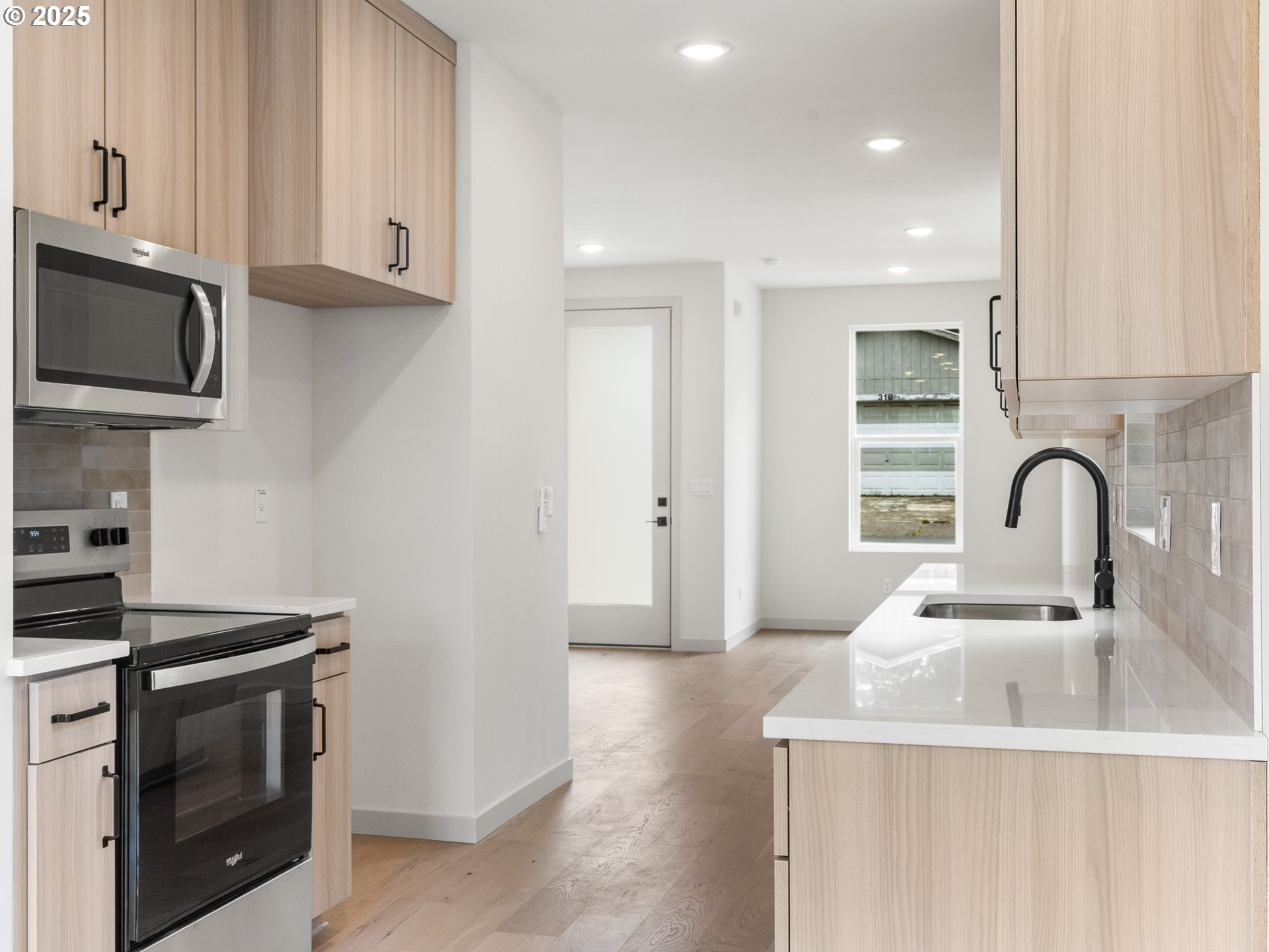 305 SE Jetty AVE, Lincoln City, OR, 97367