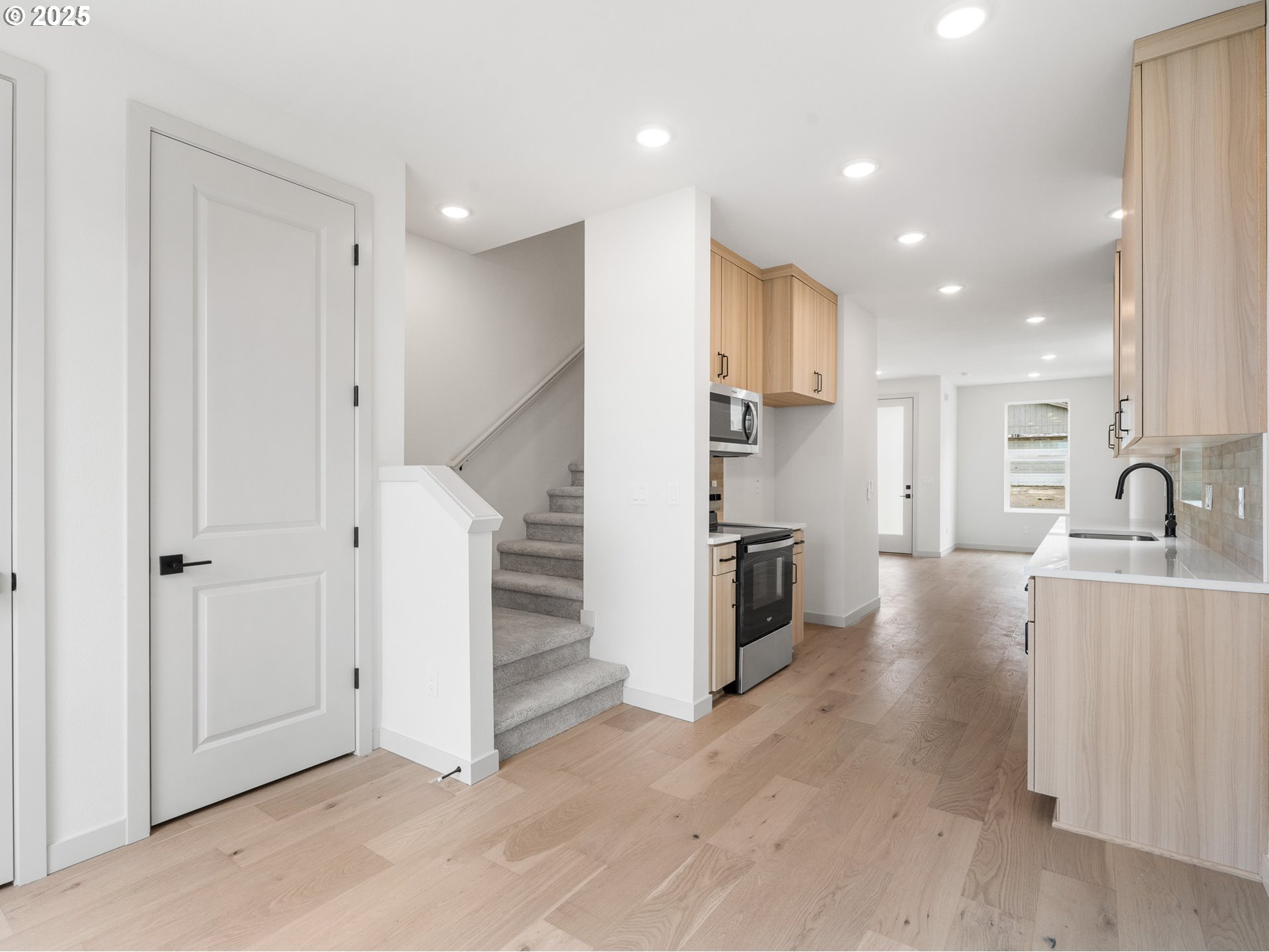 305 SE Jetty AVE, Lincoln City, OR, 97367