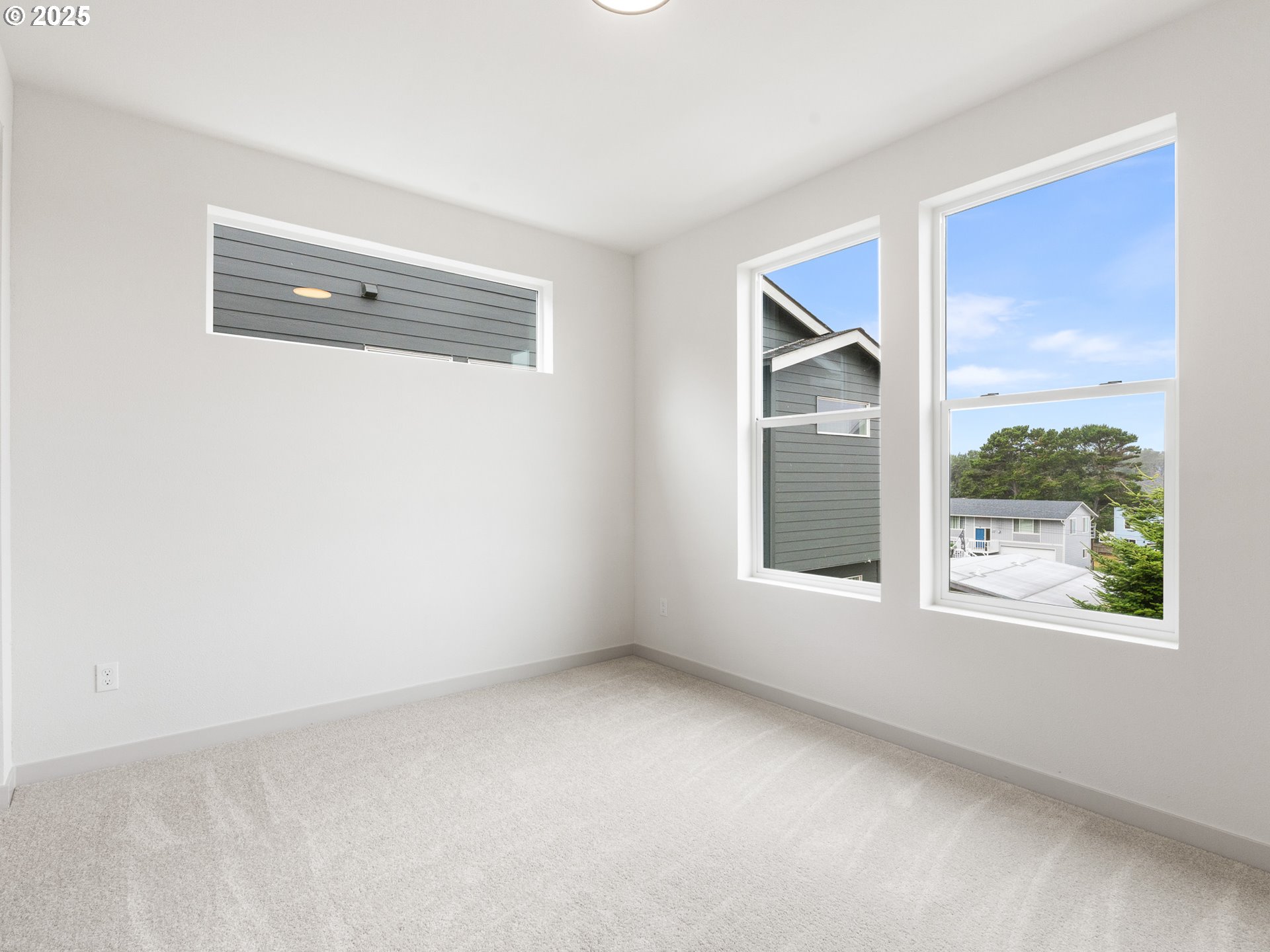 305 SE Jetty AVE, Lincoln City, OR, 97367