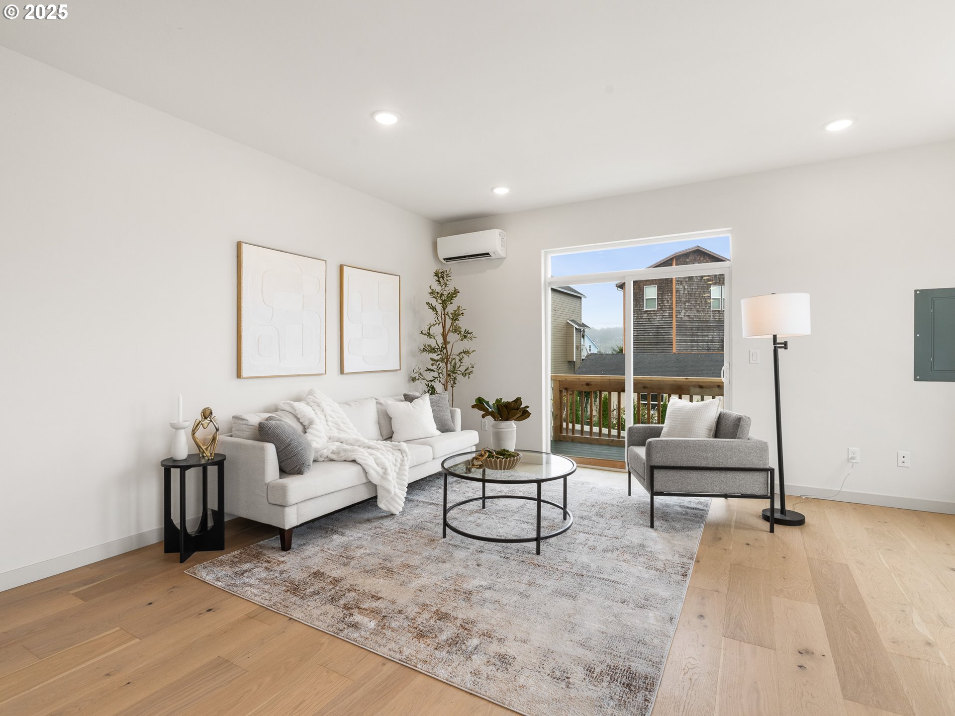 305 SE Jetty AVE, Lincoln City, OR, 97367