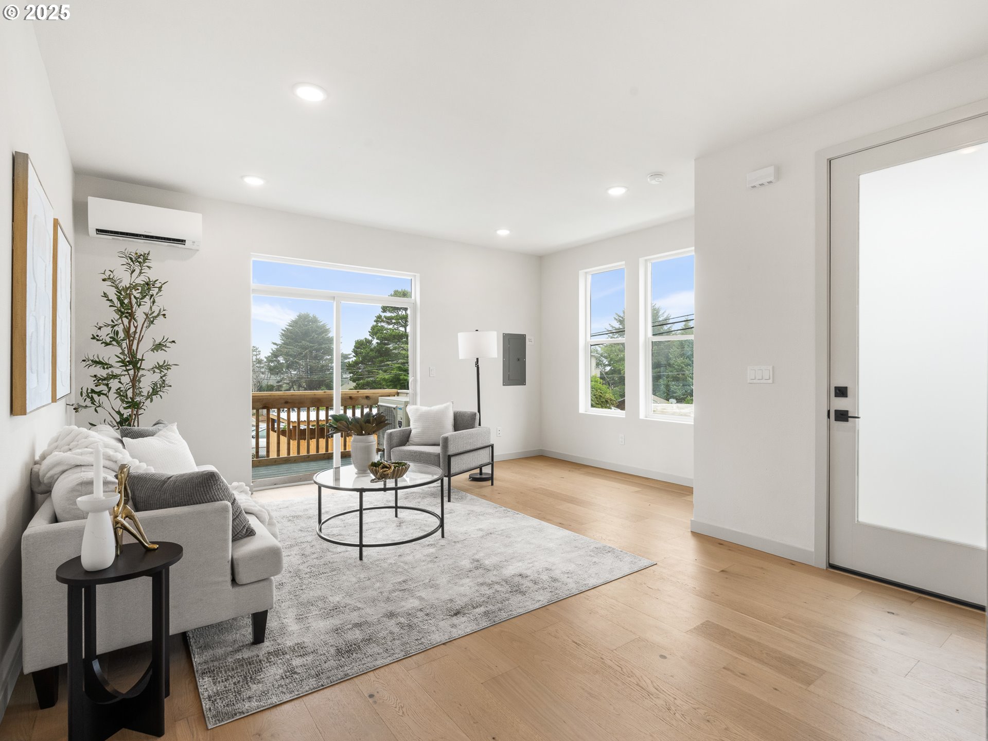 305 SE Jetty AVE, Lincoln City, OR, 97367