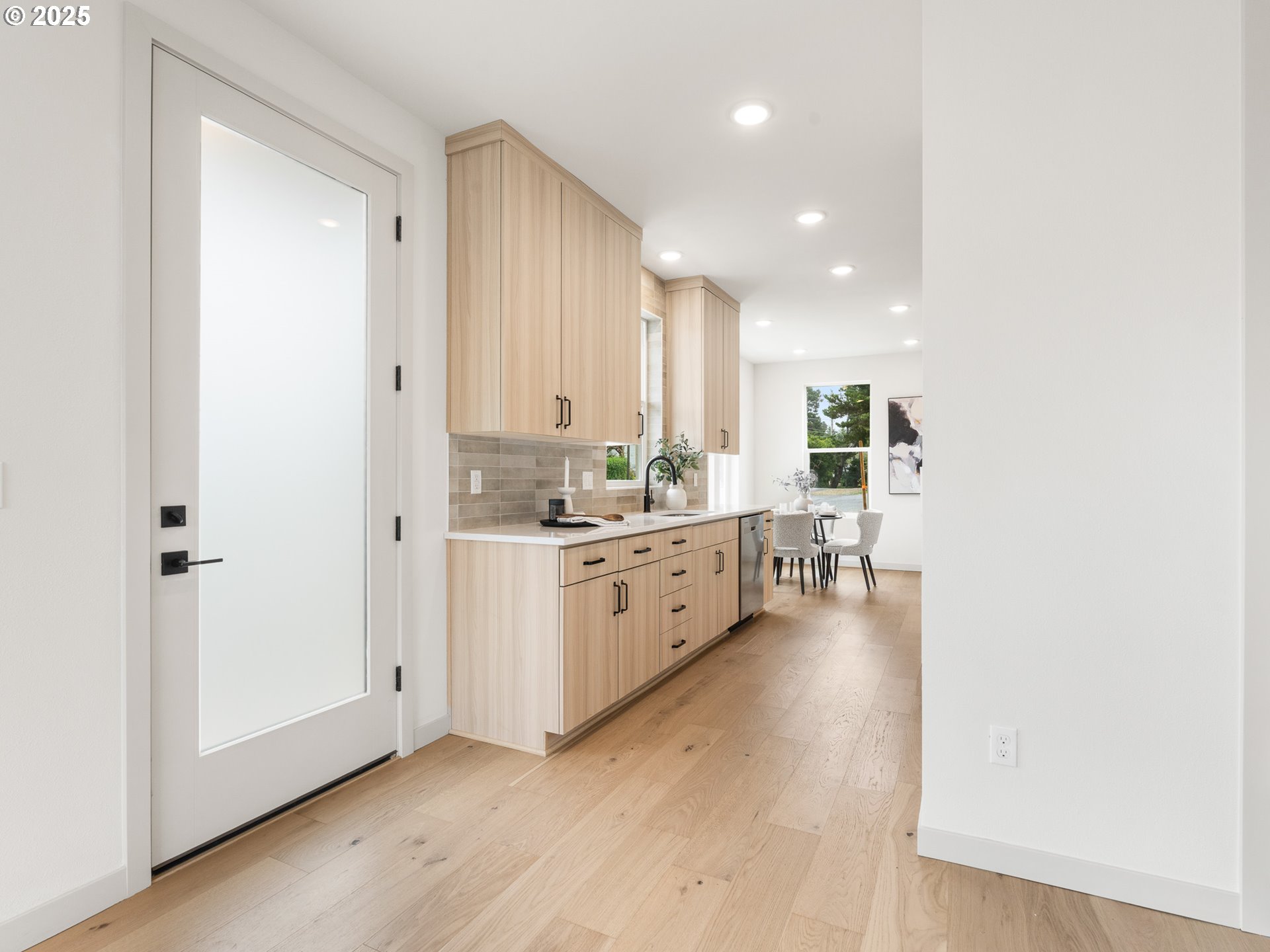 305 SE Jetty AVE, Lincoln City, OR, 97367