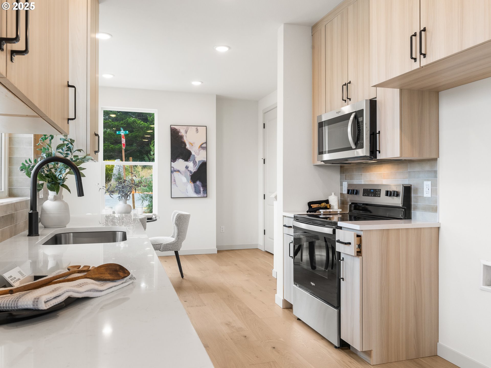 305 SE Jetty AVE, Lincoln City, OR, 97367