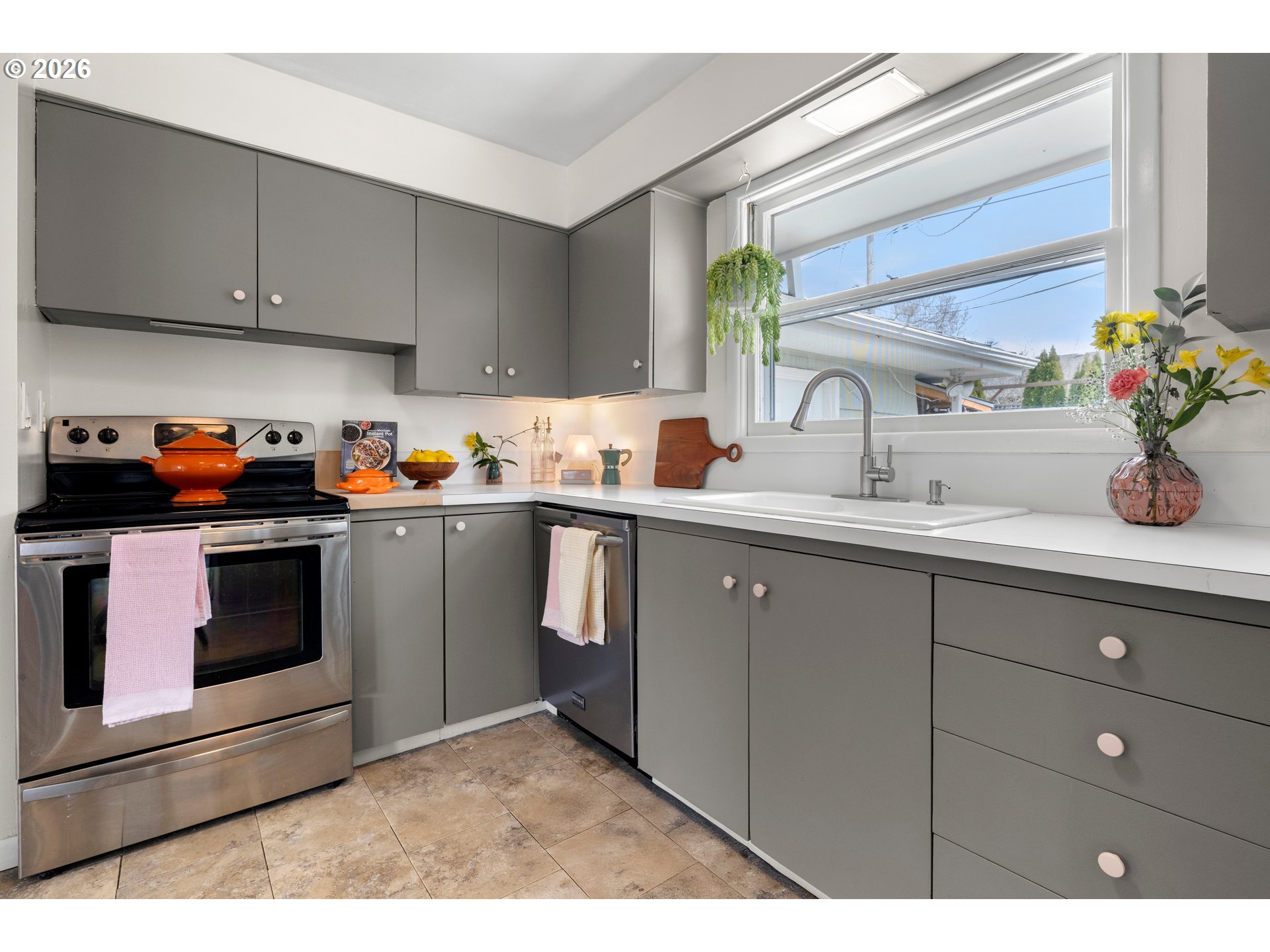 600 NE 108TH AVE, Portland, OR, 97220