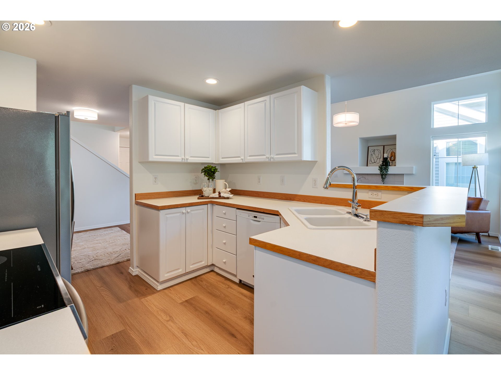 Photo #1: 717675962 Listing: Photo #1