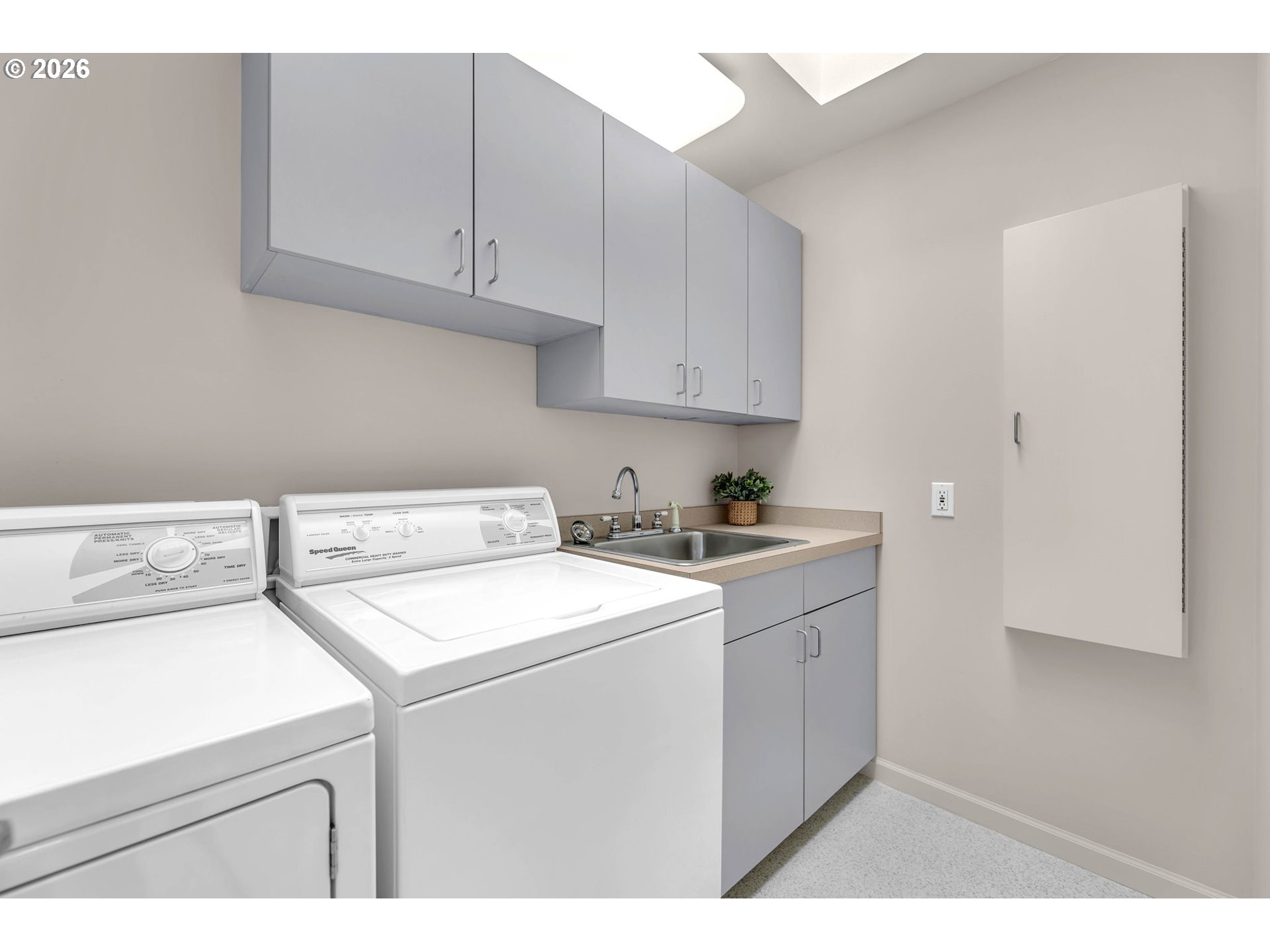 1463 SE COLUMBIA WAY, Vancouver, 3 Bedrooms Bedrooms, ,3.1 BathroomsBathrooms,Residential,For Sale,COLUMBIA,0,718948888