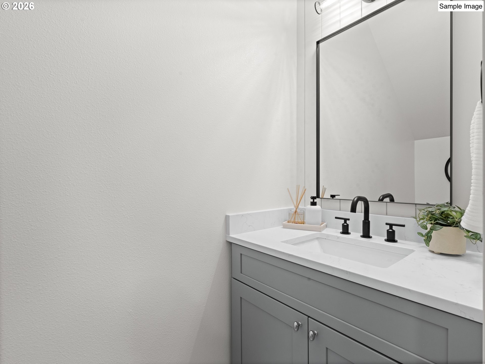 Photo #1: 719001526 Listing: Photo #1