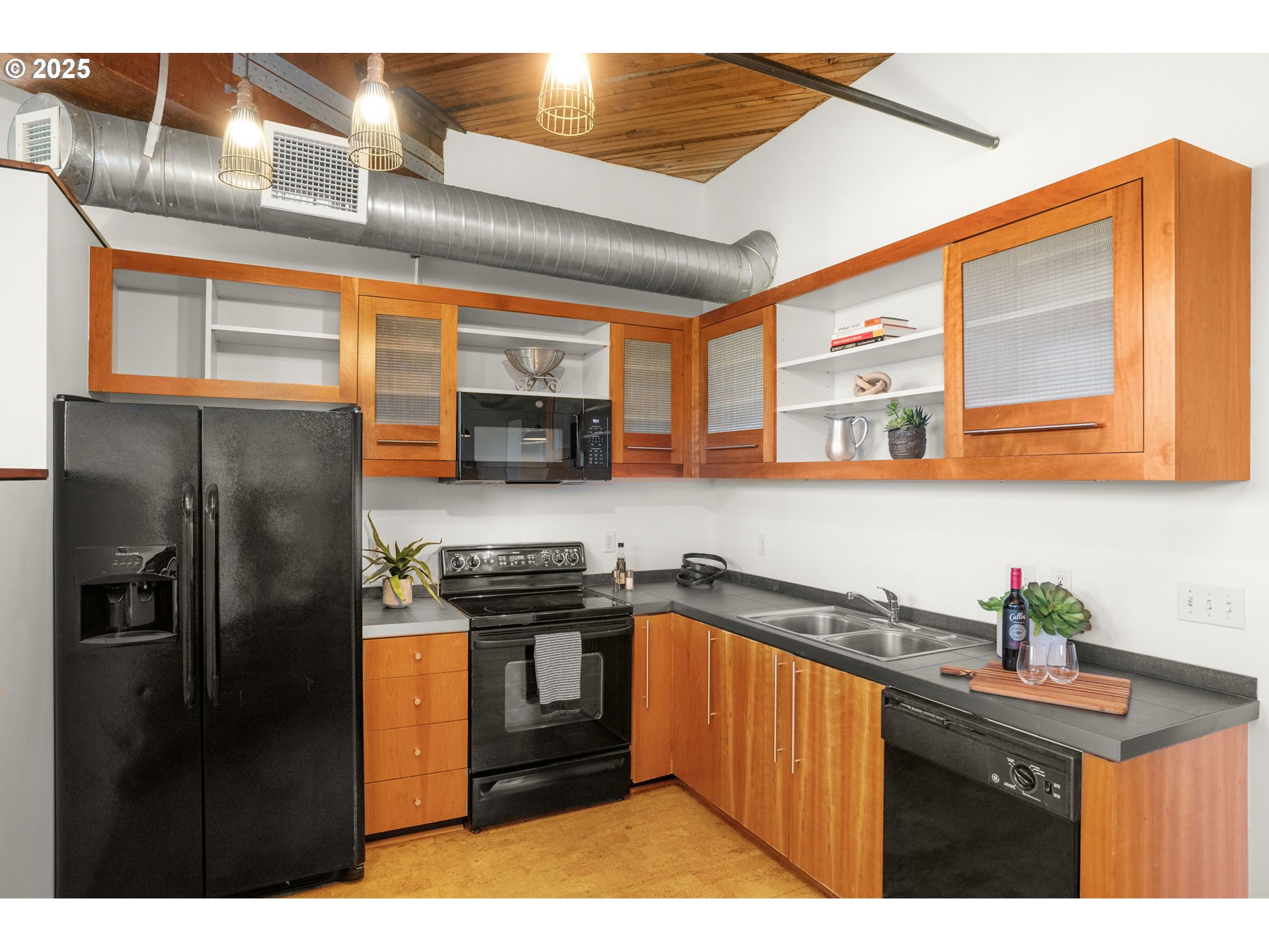 Photo #7: 720638464 Listing: Photo #7