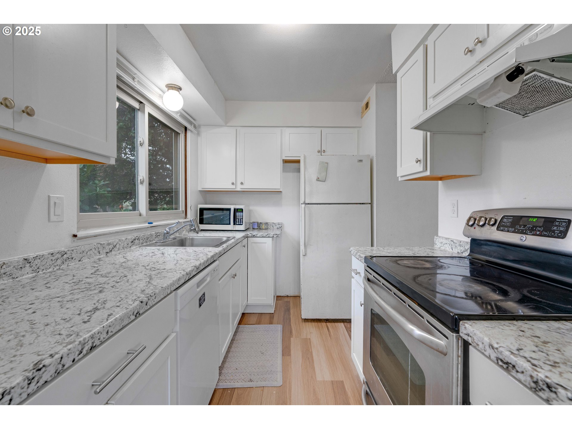 Photo #8: 721370385 Listing: Photo #8