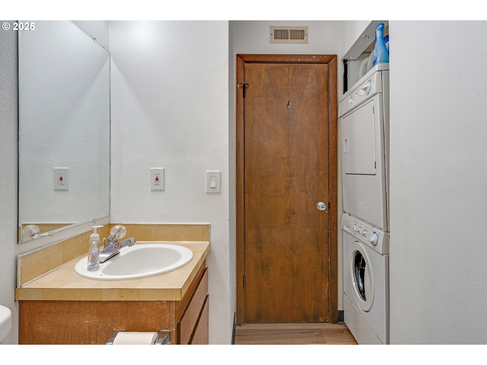 Photo #11: 721370385 Listing: Photo #11