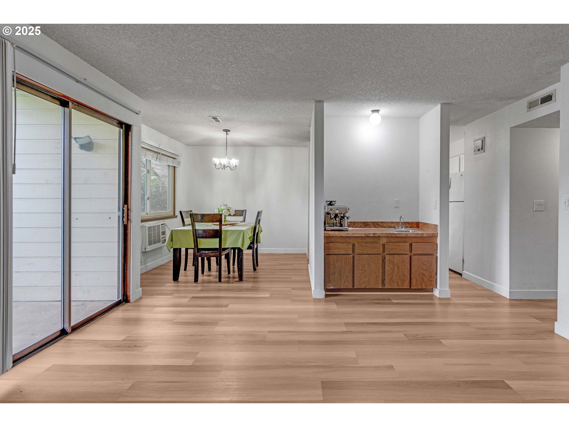 Photo #2: 721370385 Listing: Photo #2