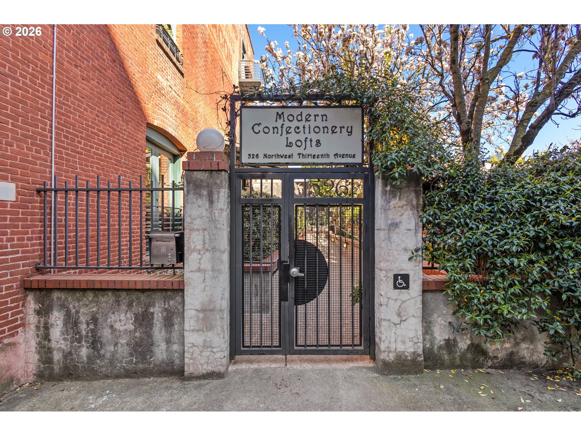 Photo #7: 722472742 Listing: Photo #7