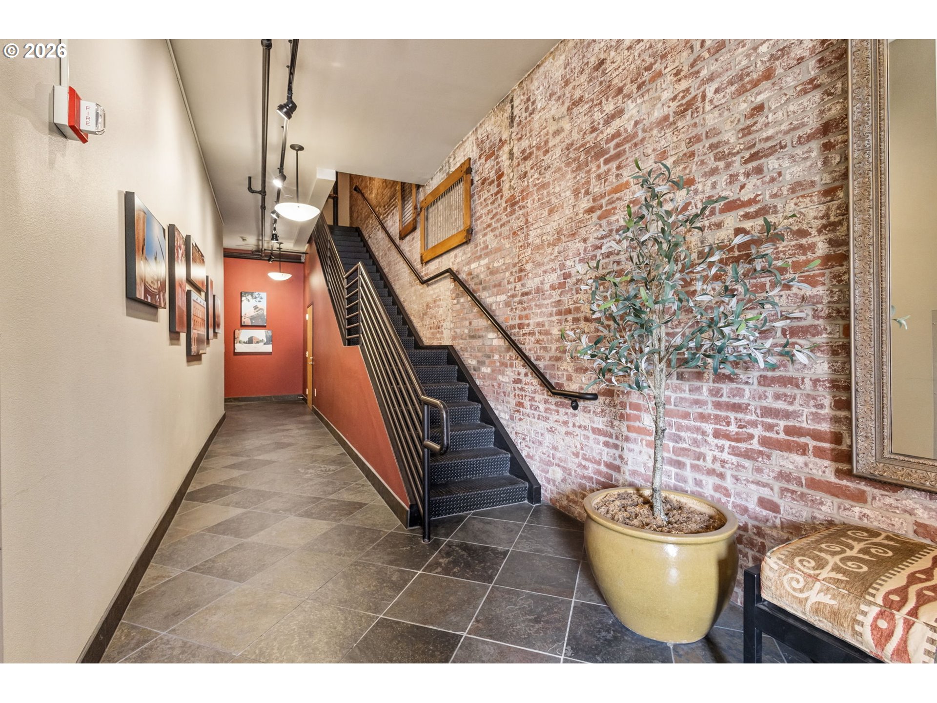 Photo #8: 722472742 Listing: Photo #8