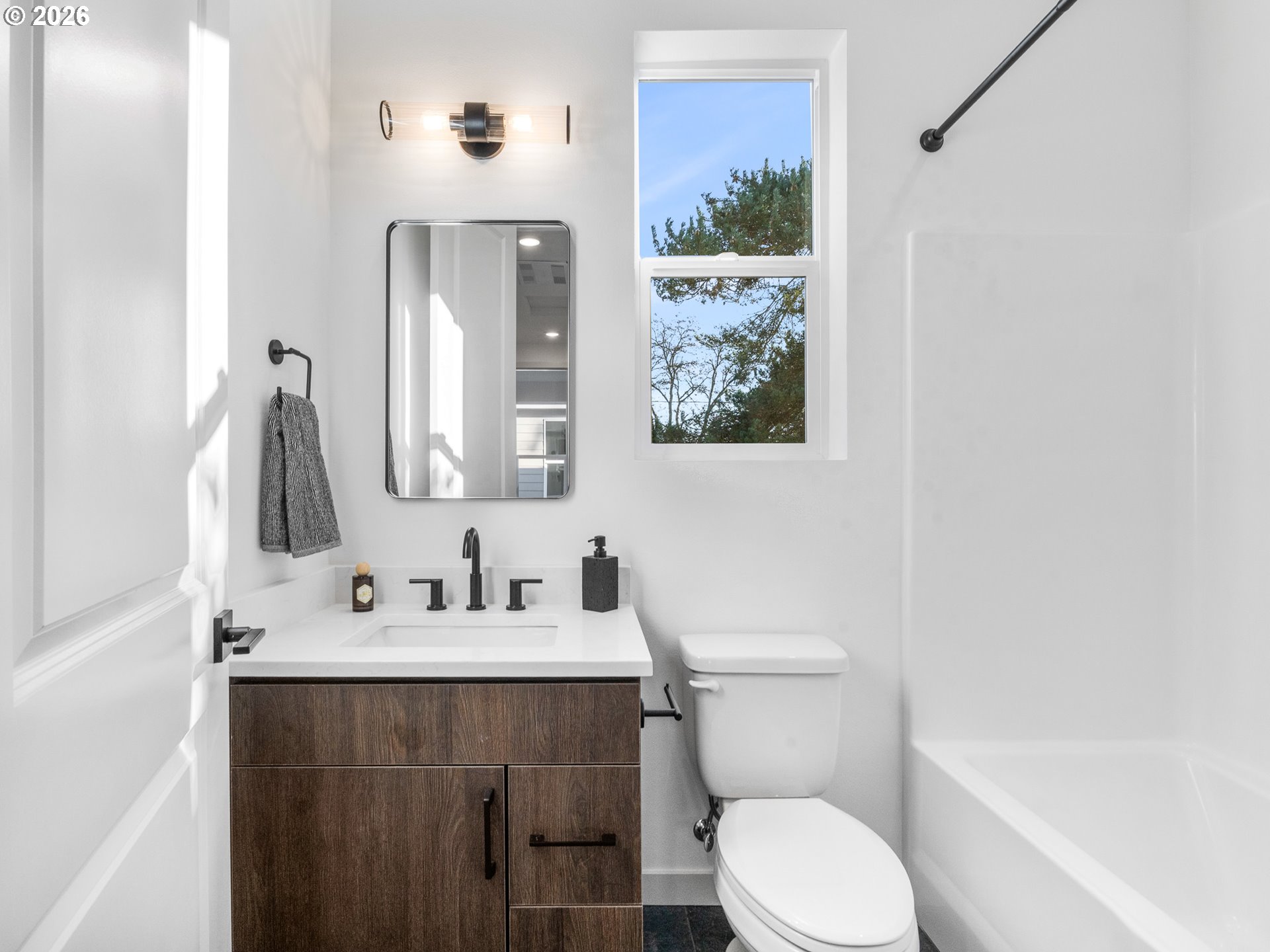 7466 SE Tolman ST, Portland, OR, 97206