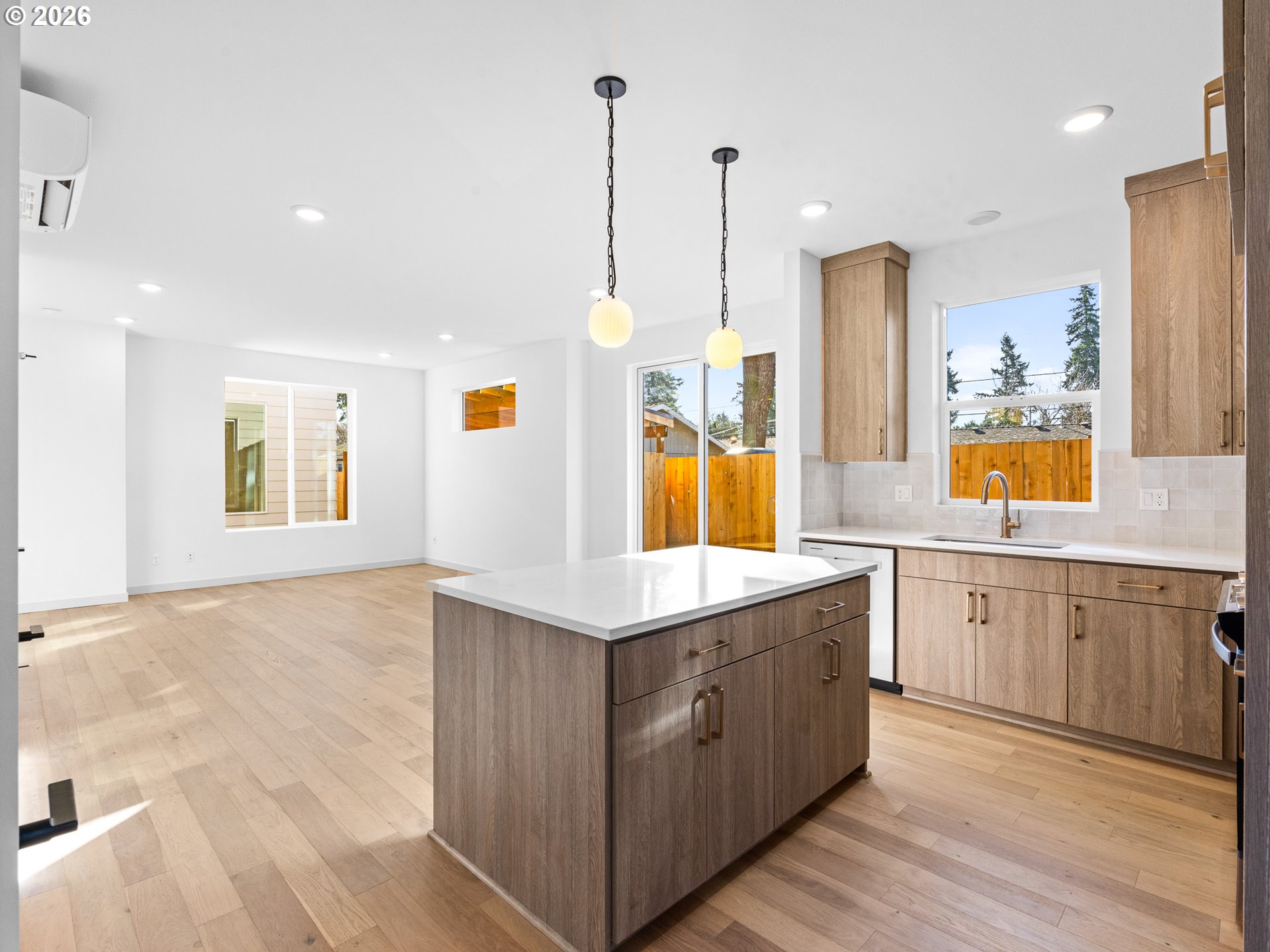 7466 SE Tolman ST, Portland, OR, 97206