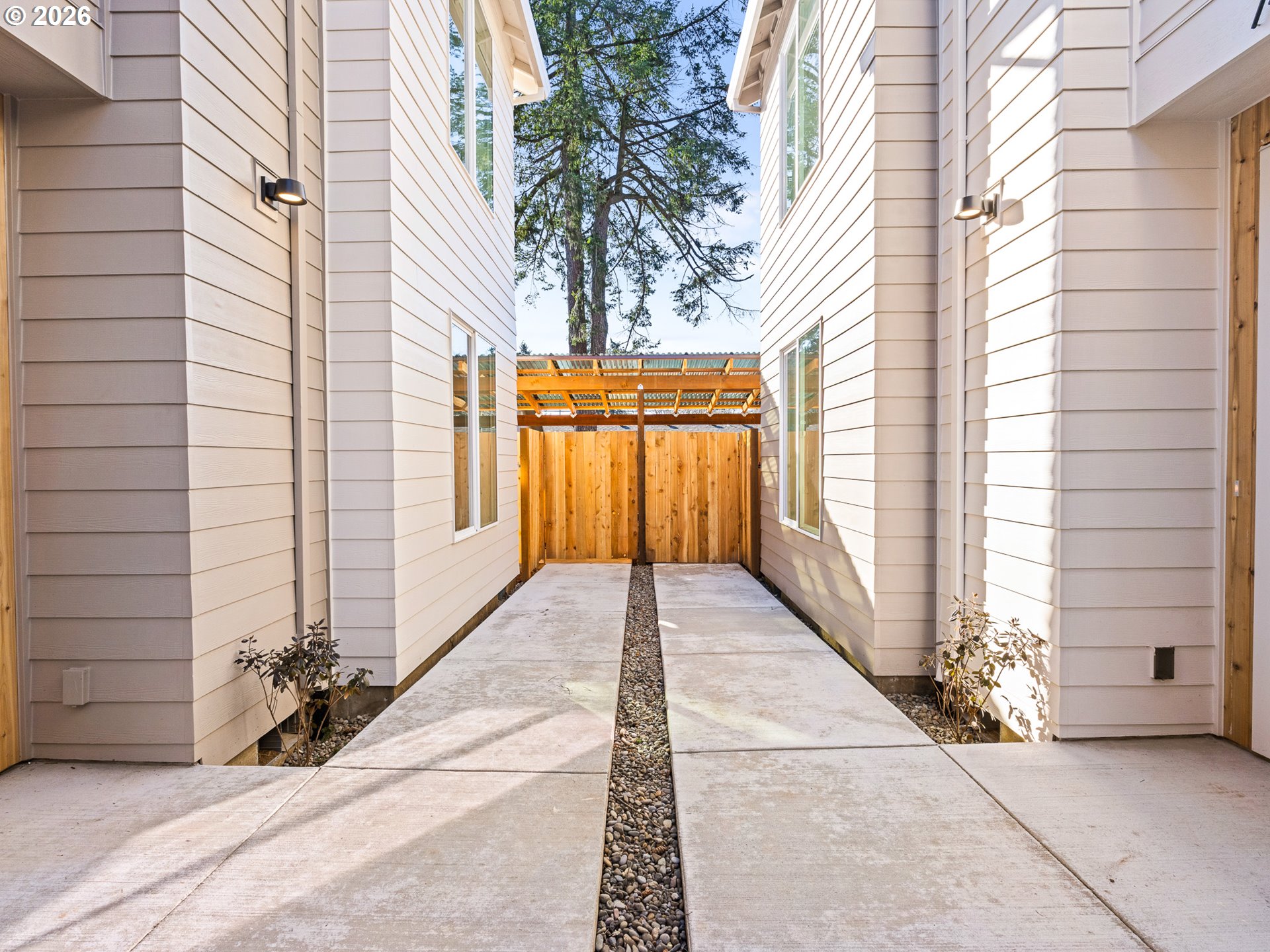 7466 SE Tolman ST, Portland, OR, 97206